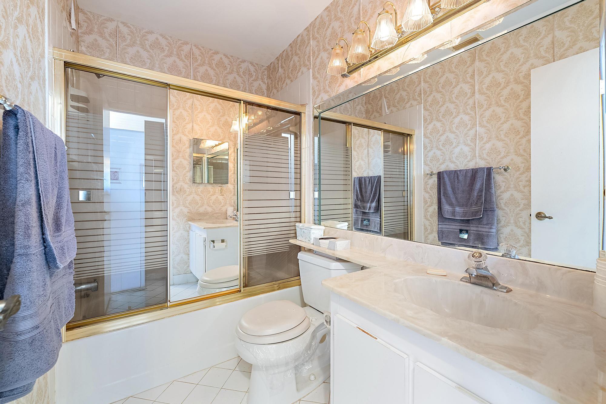 7633 Tahiti Lane 204, Lake Worth Unit: 204