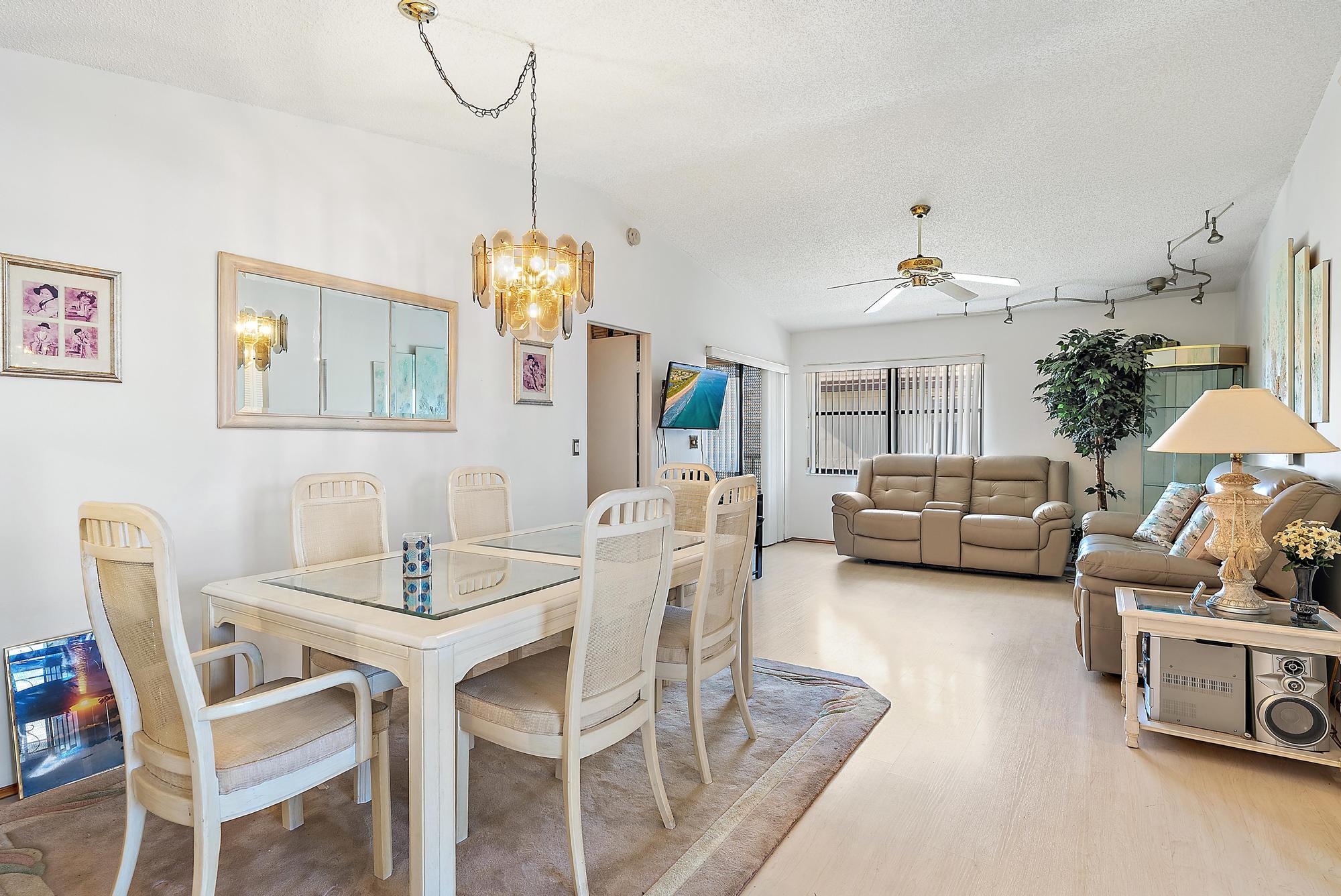 7633 Tahiti Lane 204, Lake Worth Unit: 204