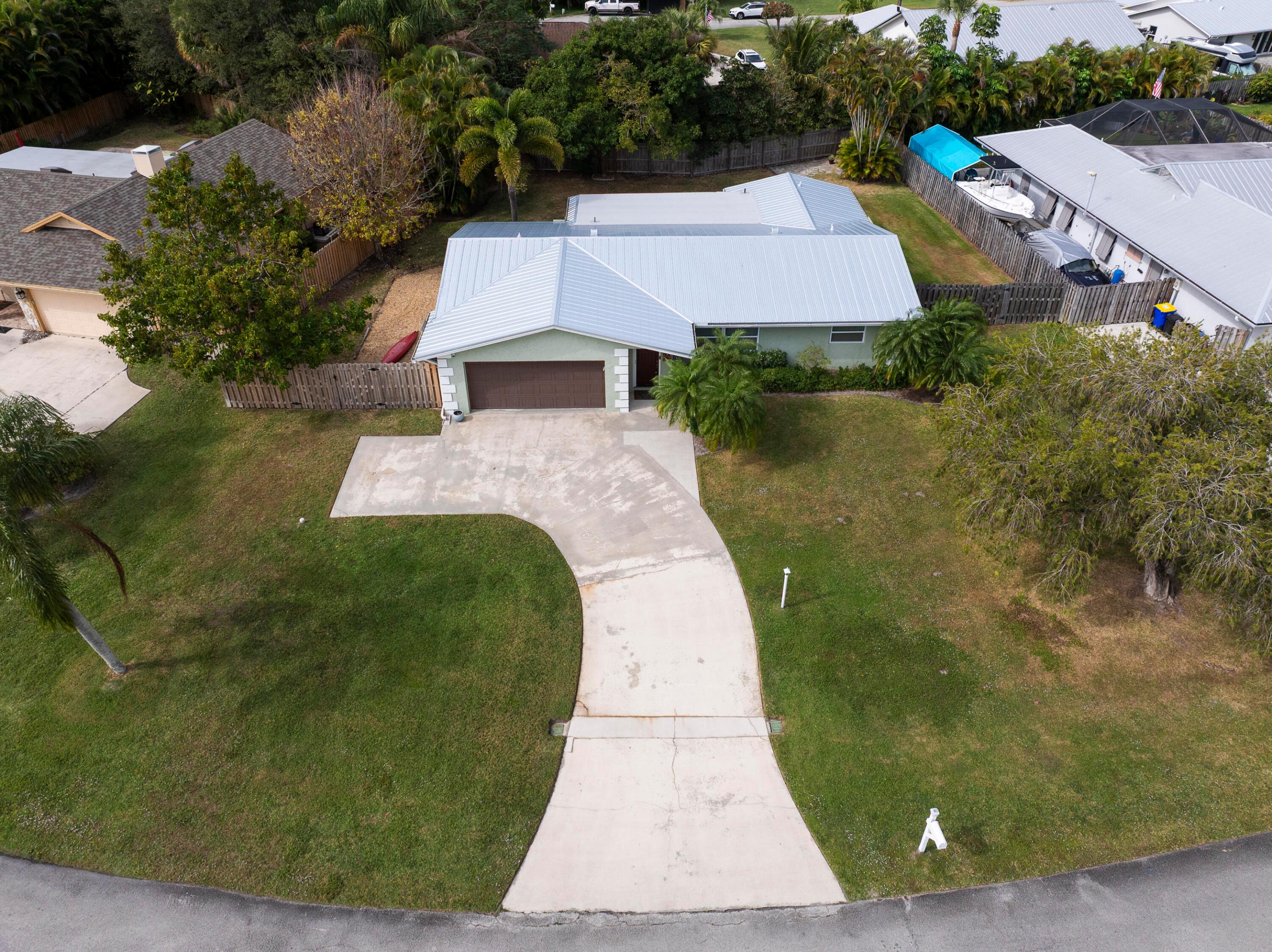 3035 SE Glasgow Drive