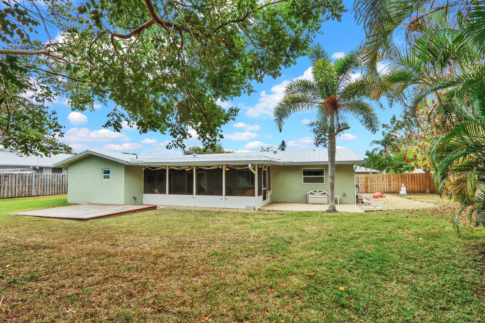 3035 SE Glasgow Drive