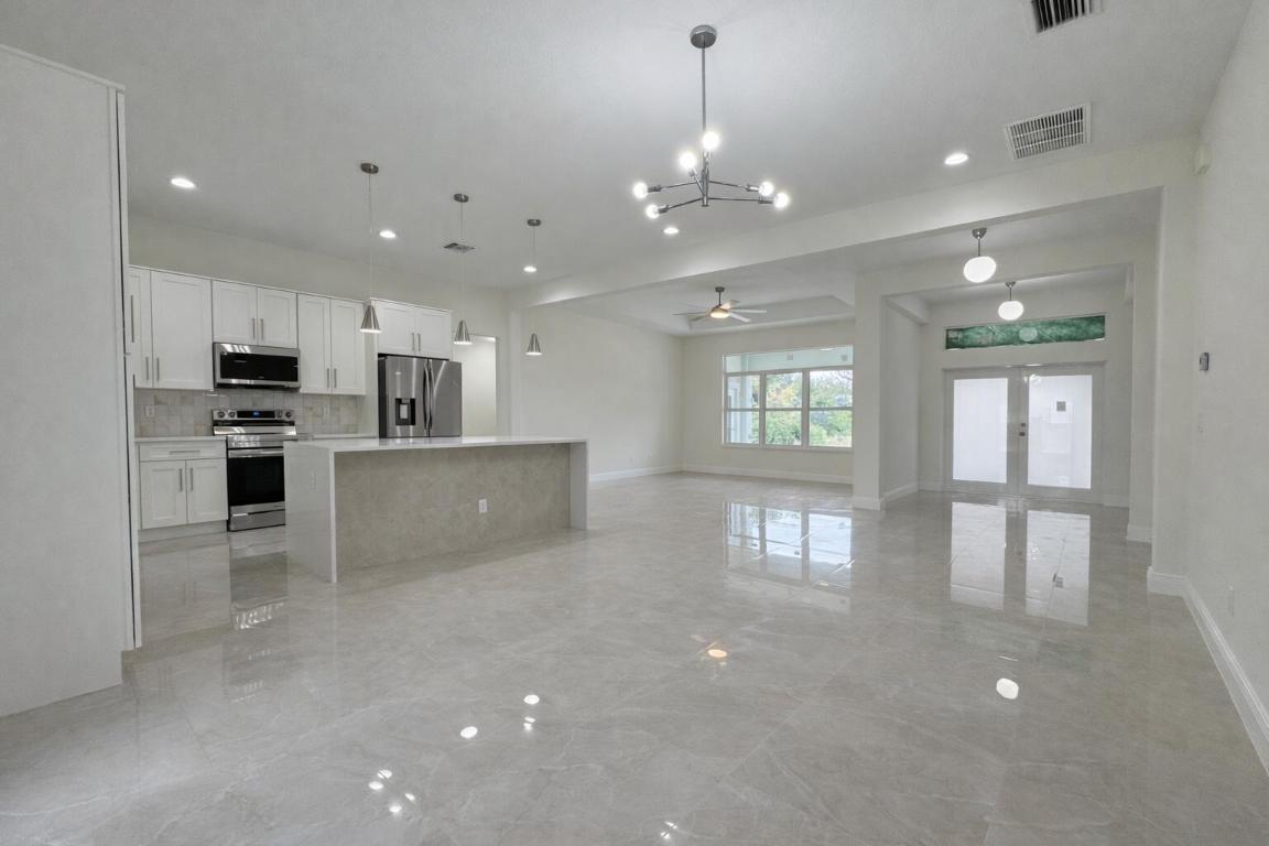 655 SW Seagull Terrace, Port St. Lucie