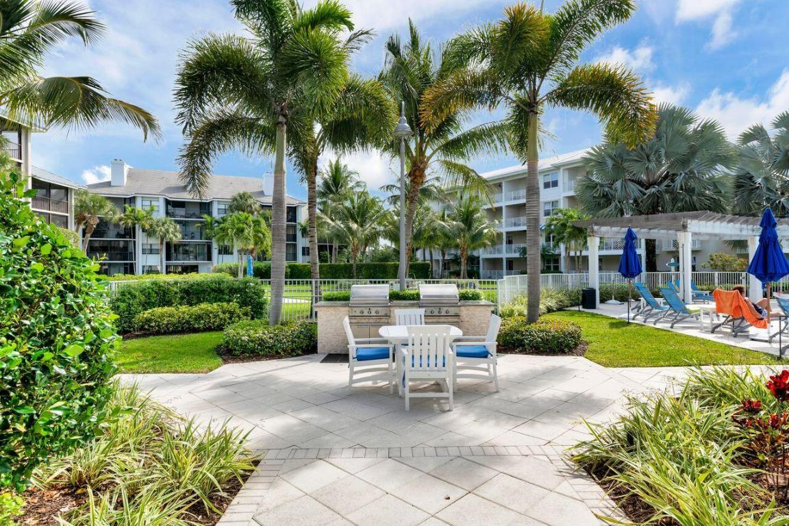 814 Bay Colony Drive S