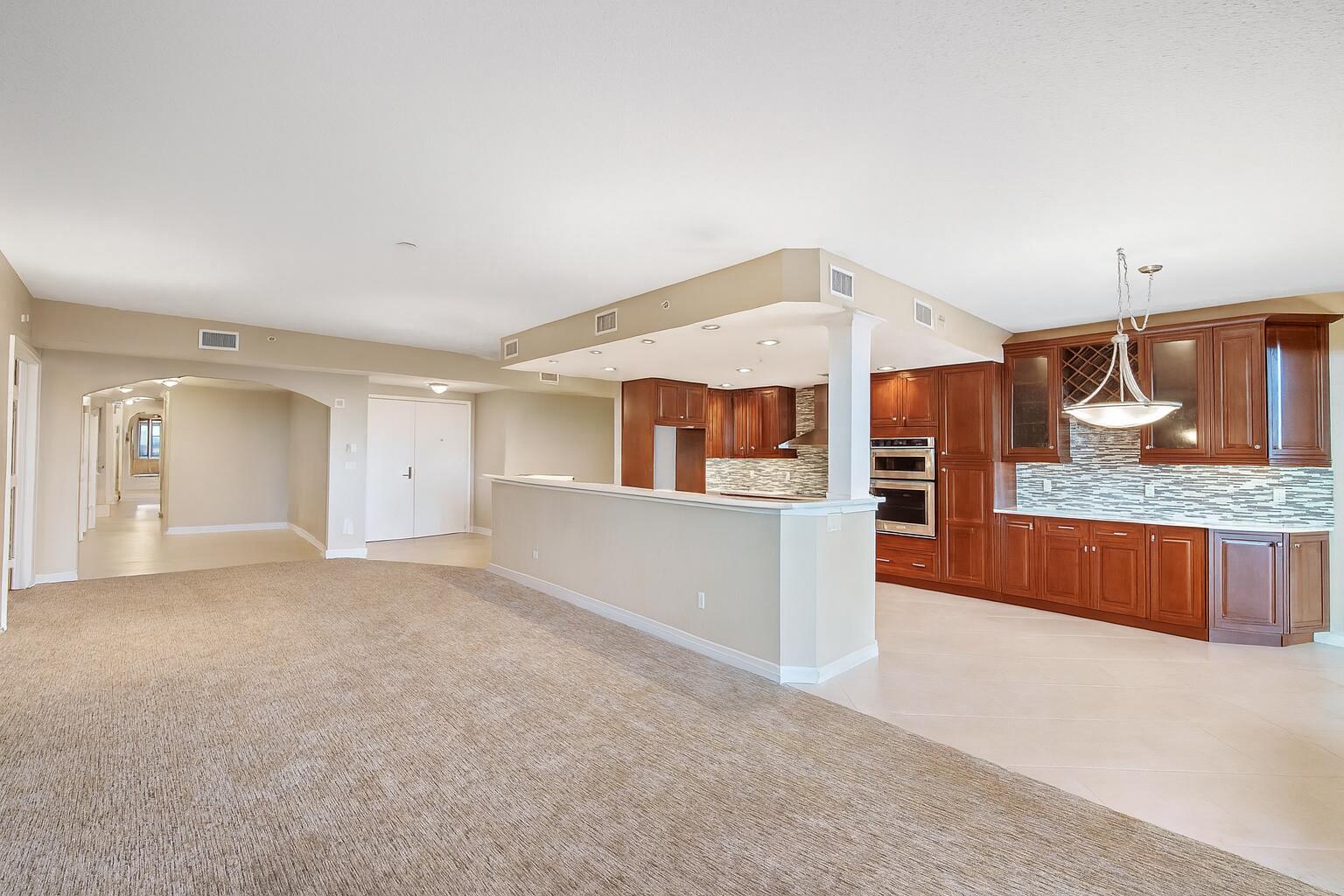 700 Ocean Royale 302