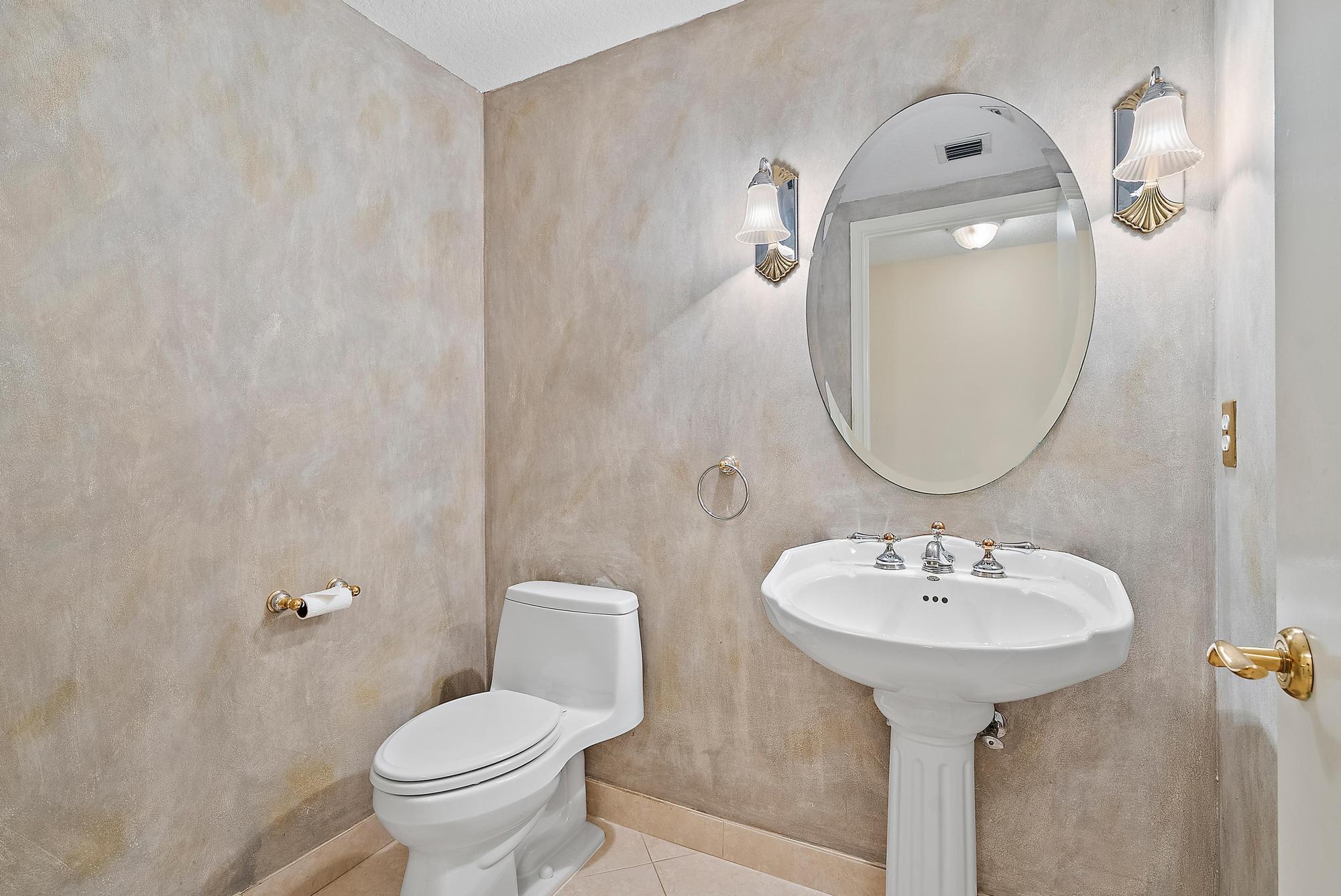 700 Ocean Royale 302