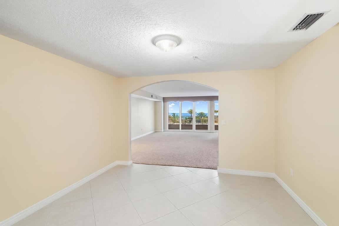 700 Ocean Royale 302