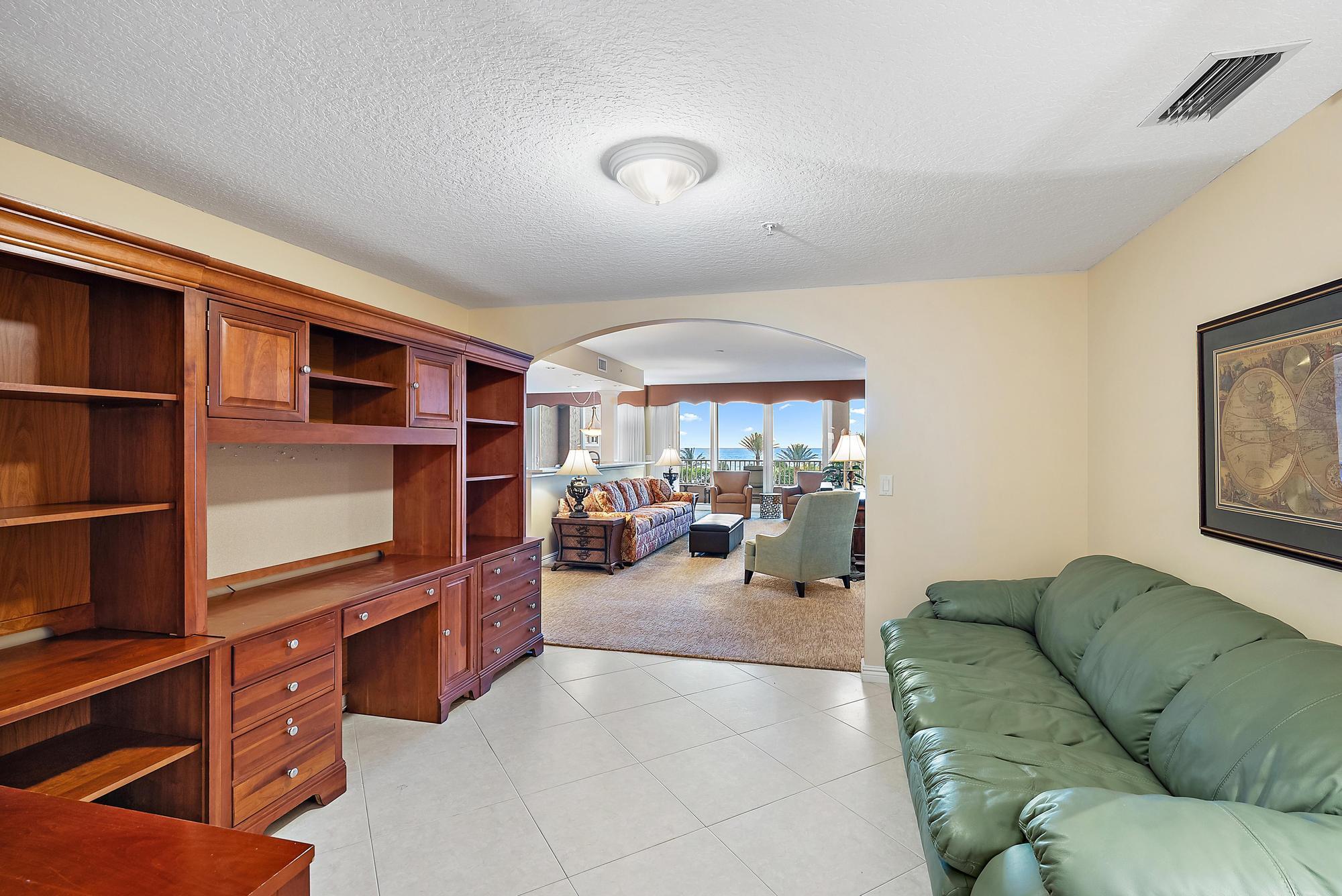 700 Ocean Royale 302