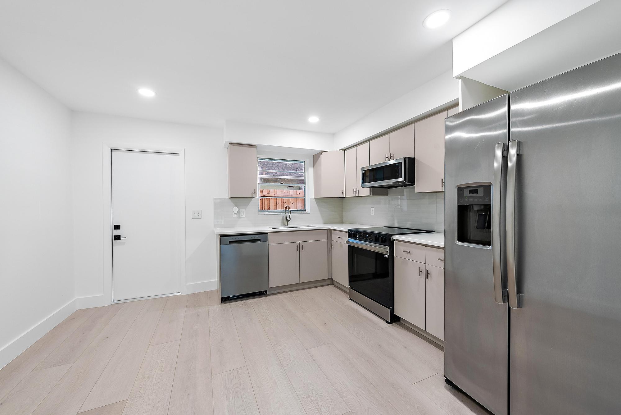 1926 Service Road | North Palm Beach, Florida