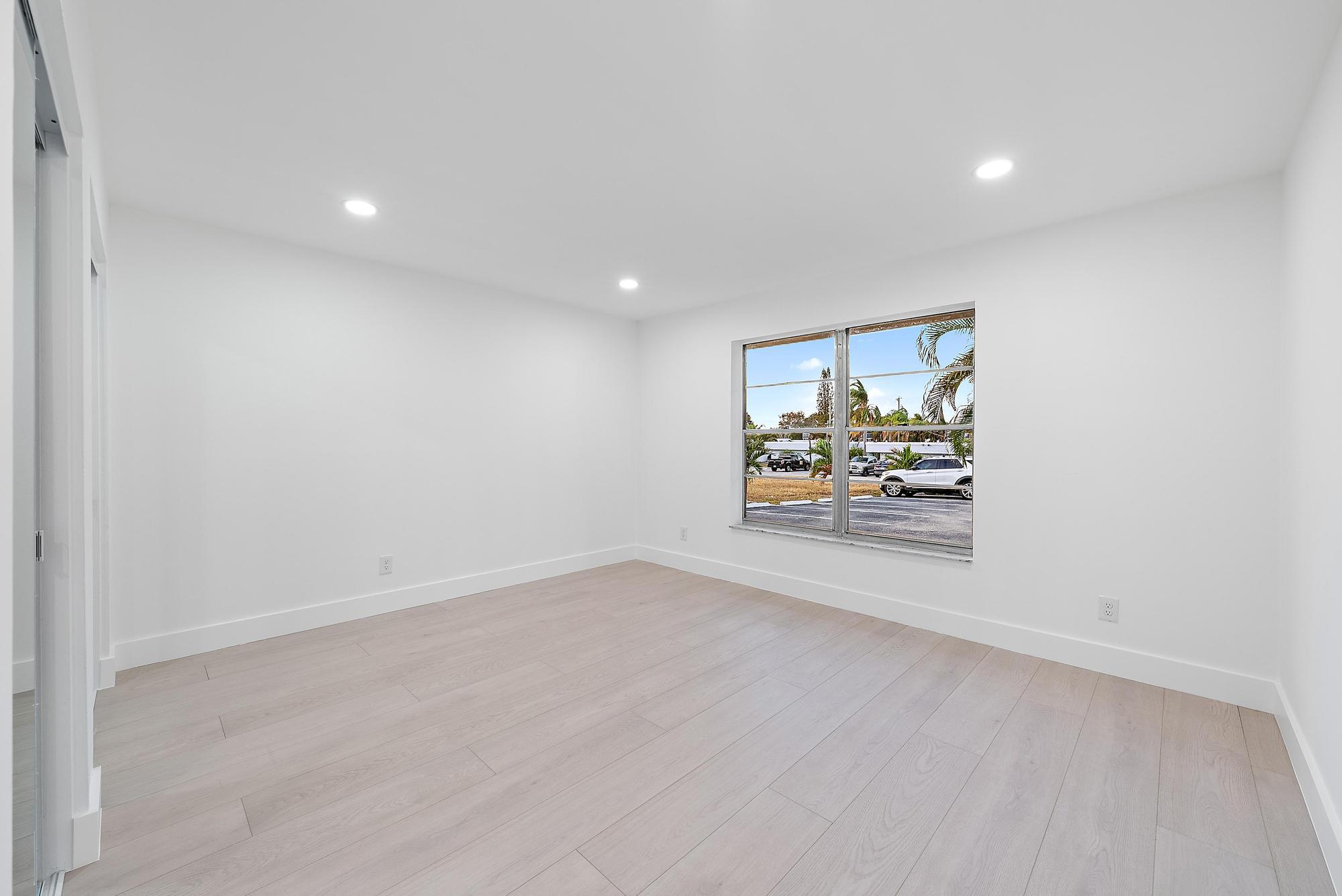 1926 Service Road | North Palm Beach, Florida