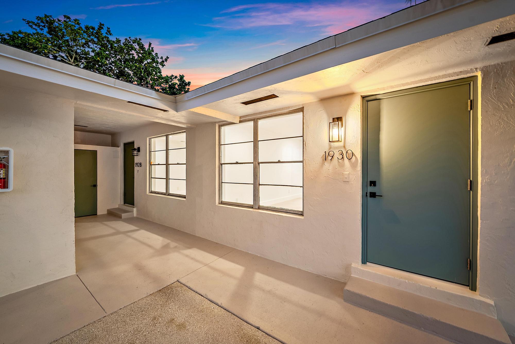 1926 Service Road | North Palm Beach, Florida
