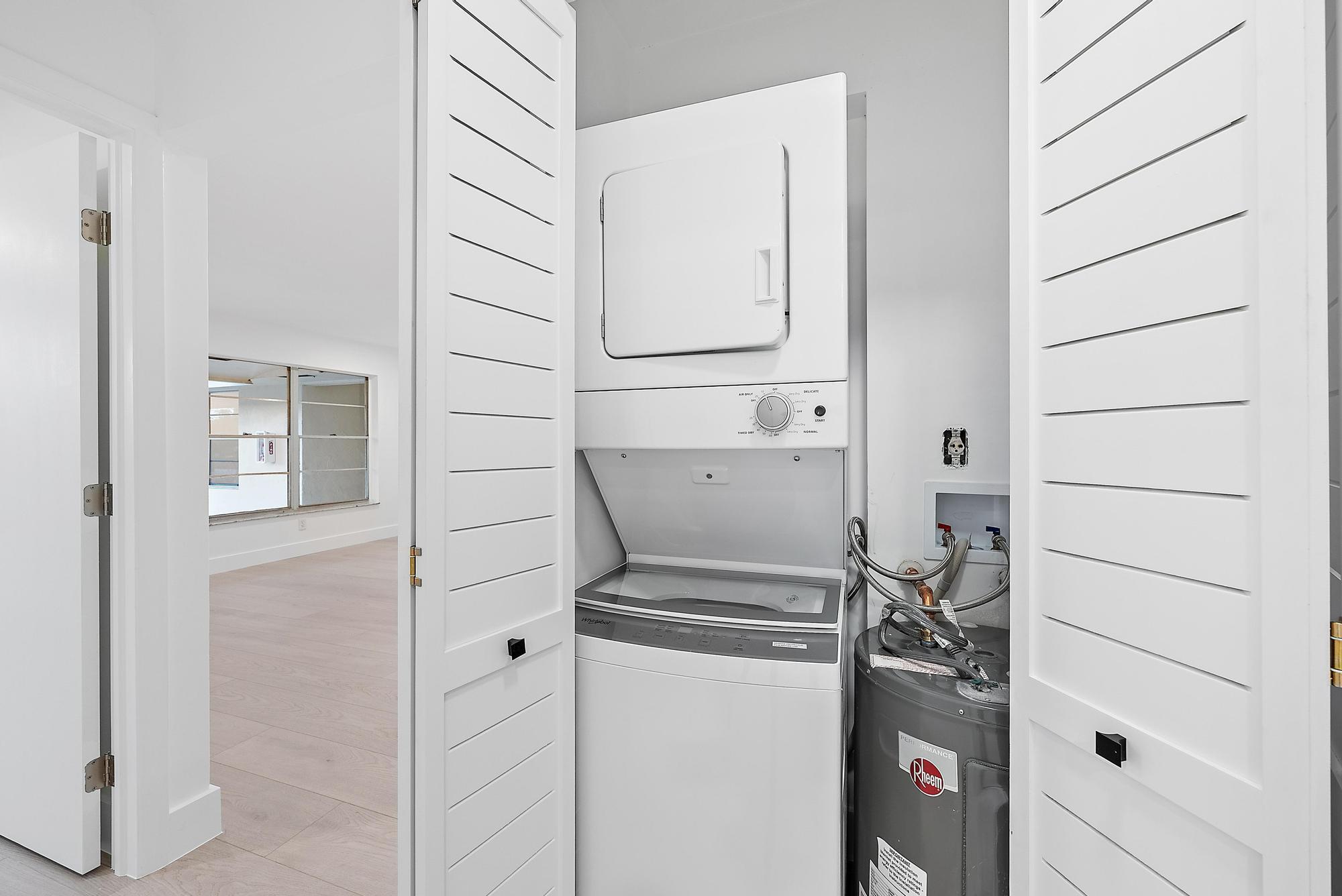 1926 Service Road | North Palm Beach, Florida