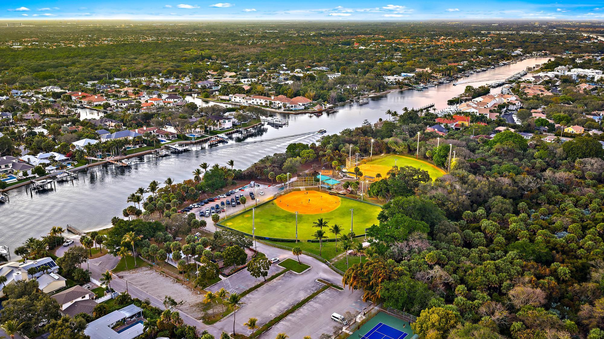 1926 Service Road | North Palm Beach, Florida