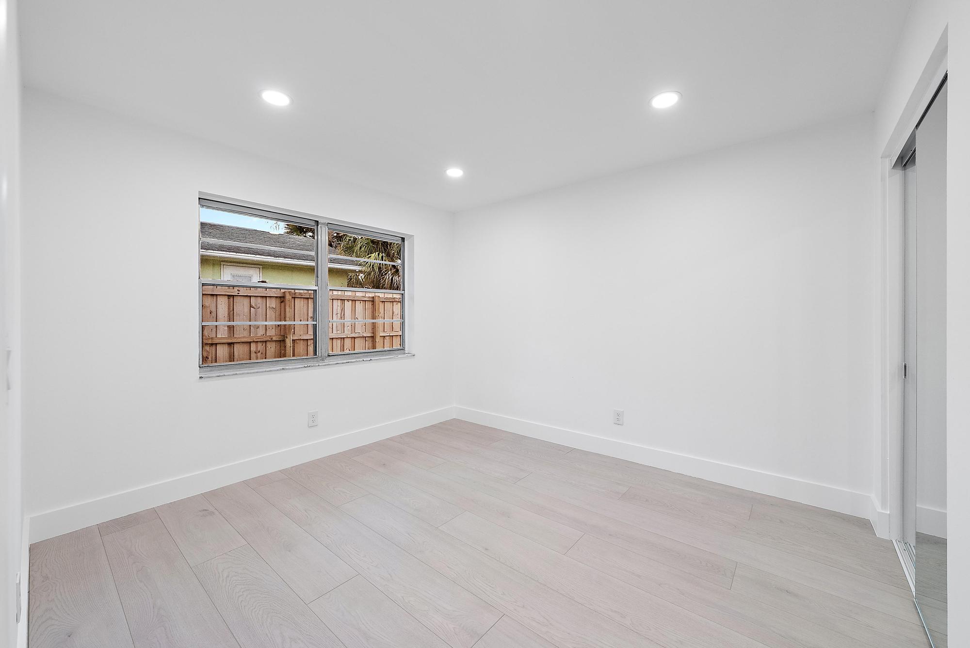 1928 Service Road | North Palm Beach, Florida