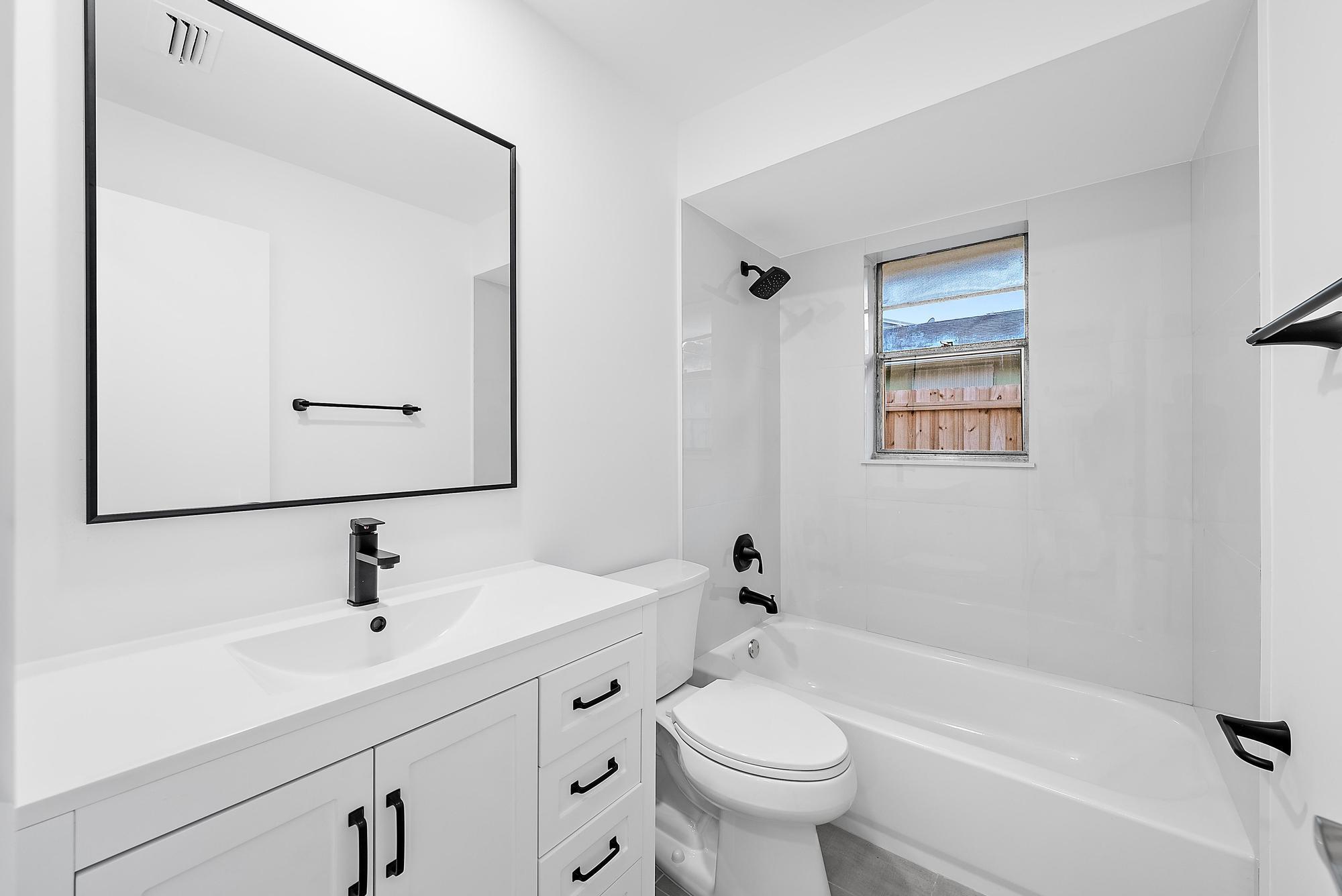 1928 Service Road | North Palm Beach, Florida