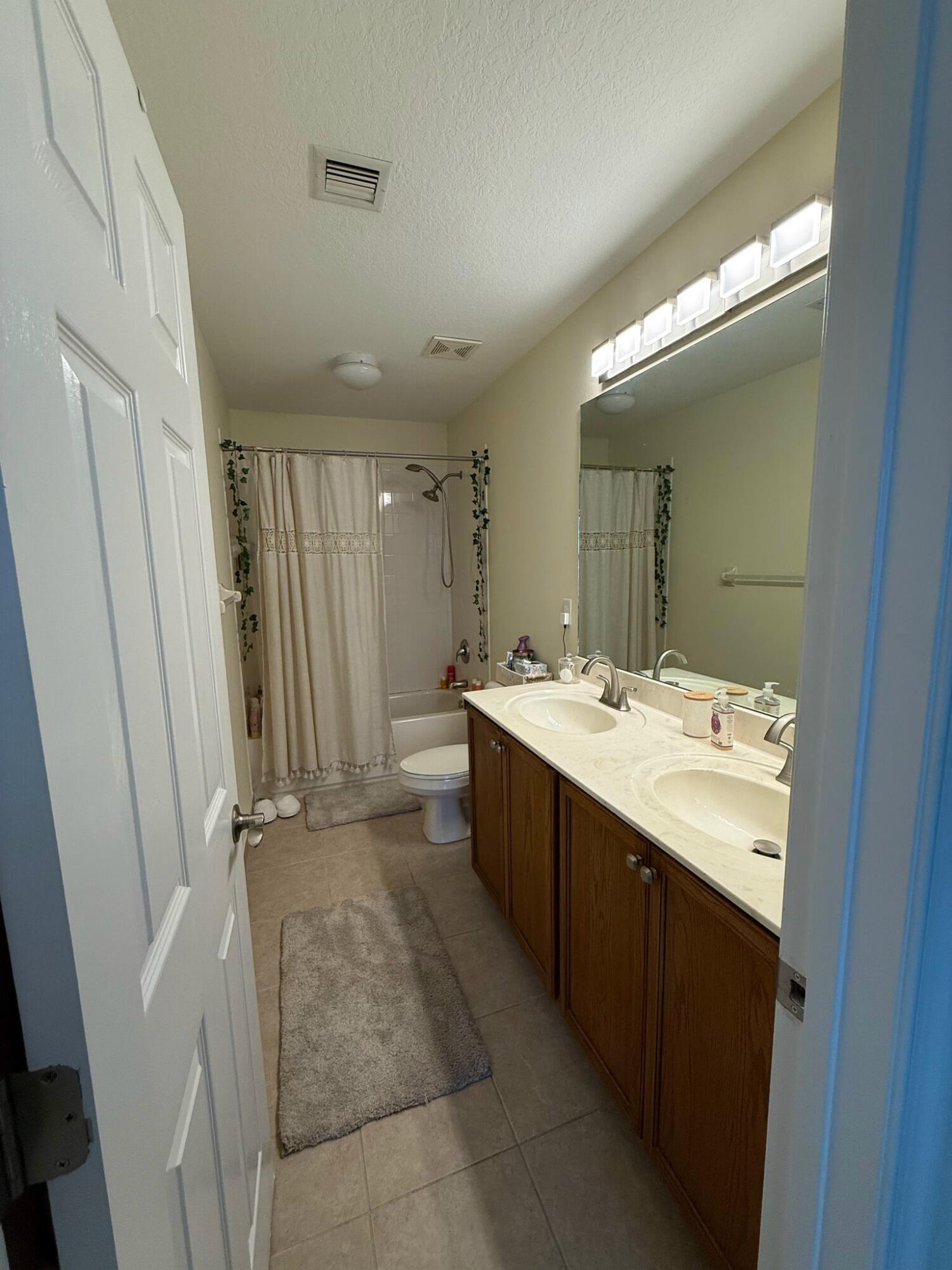 2759 SE Birmingham Drive