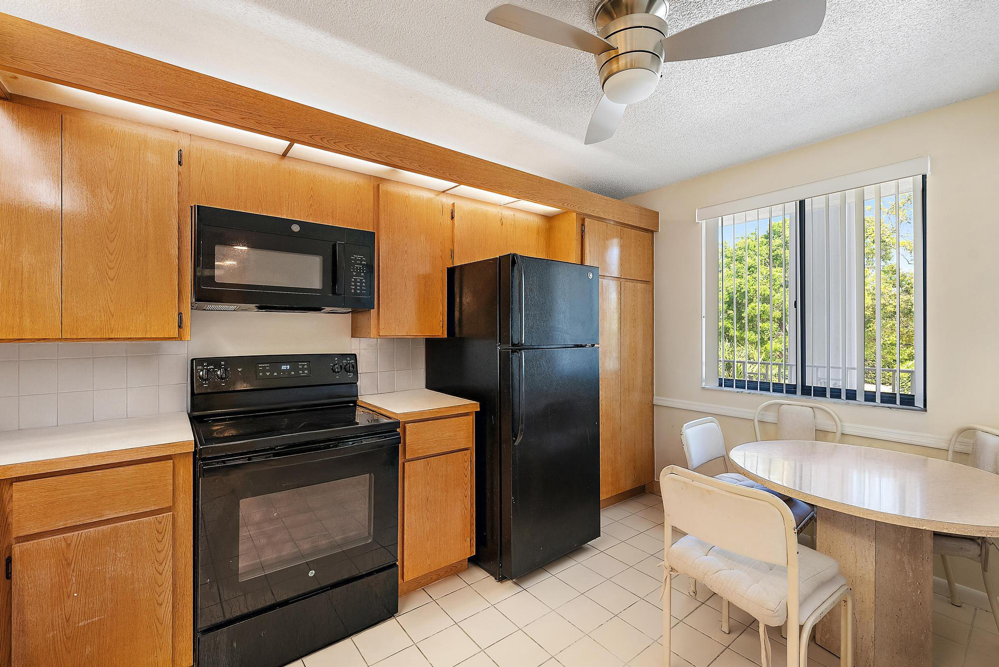 2761 Village Boulevard 303 | West Palm Beach, Florida
