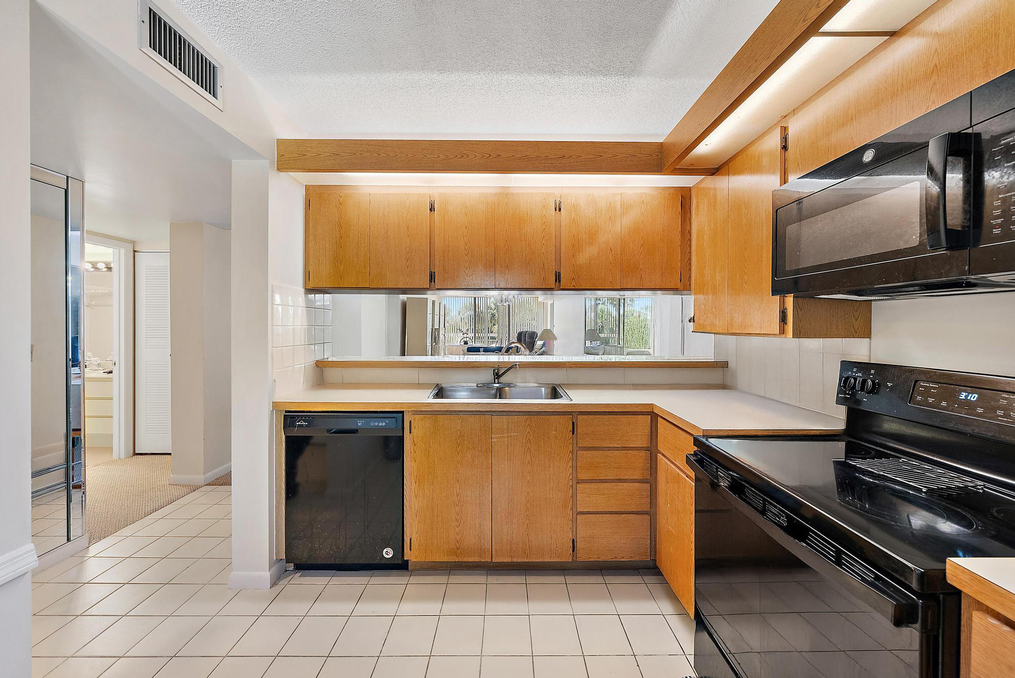 2761 Village Boulevard 303 | West Palm Beach, Florida