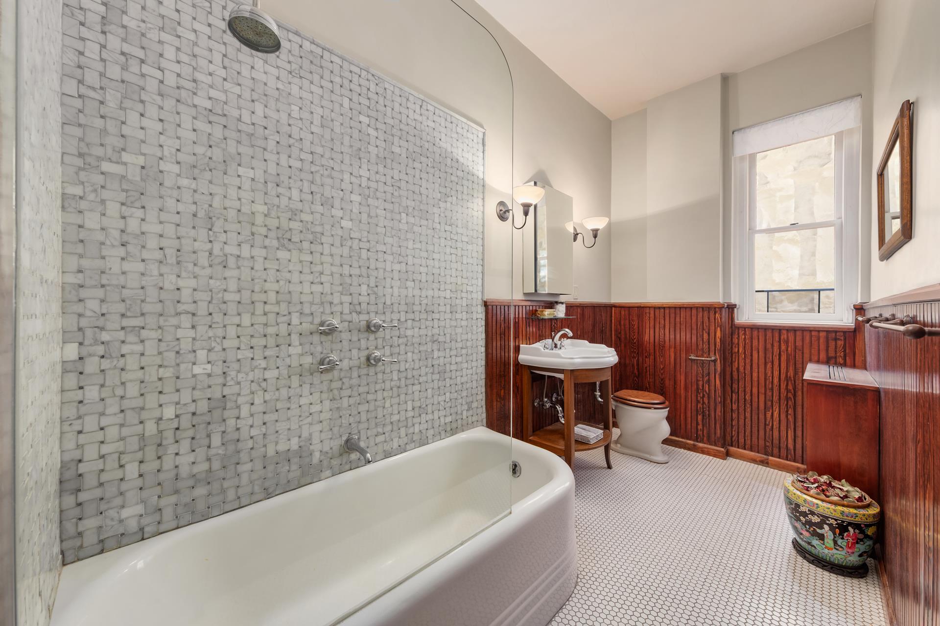 1 LEXINGTON Avenue 1/2D