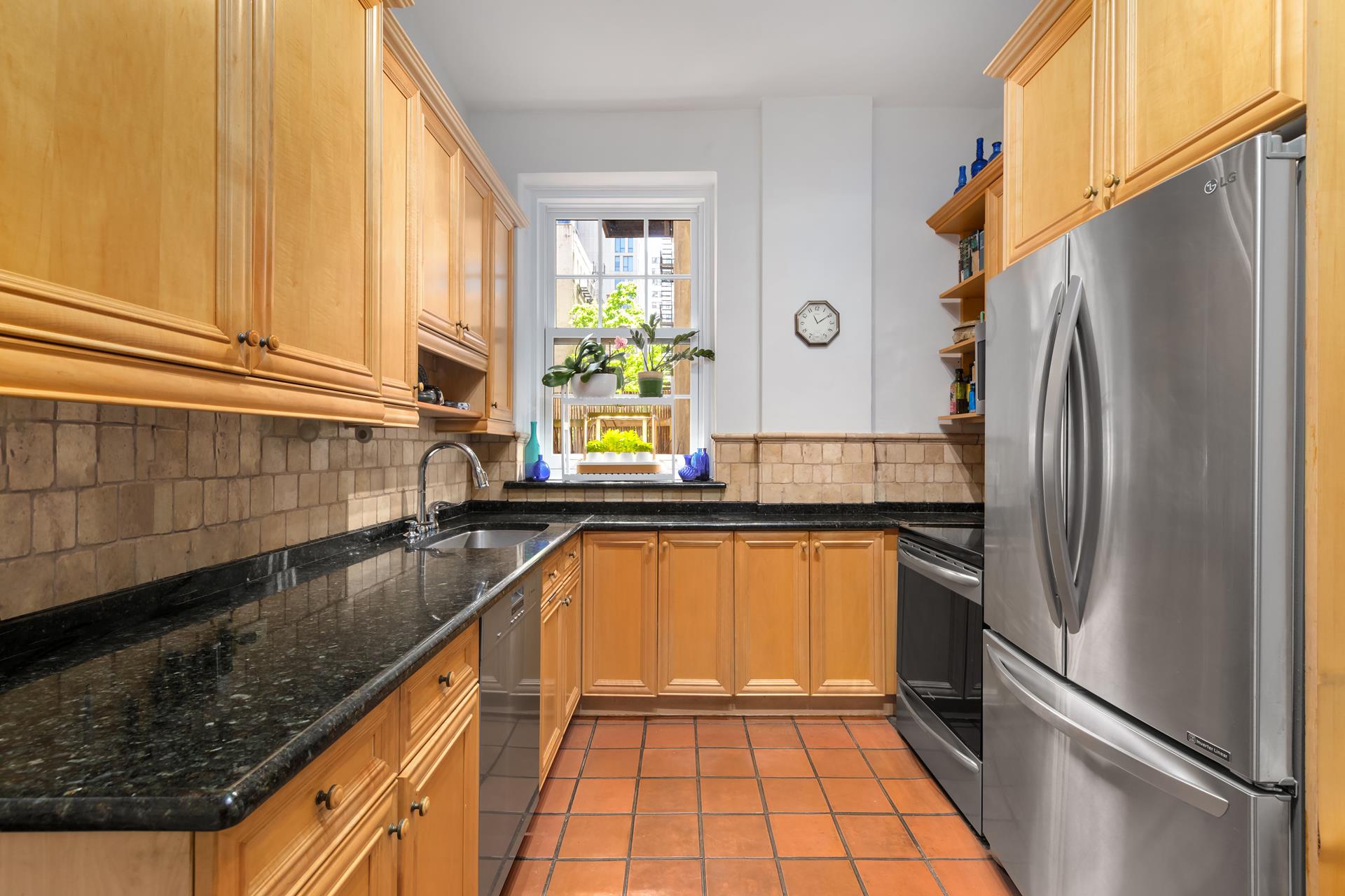 1 LEXINGTON Avenue 1/2D