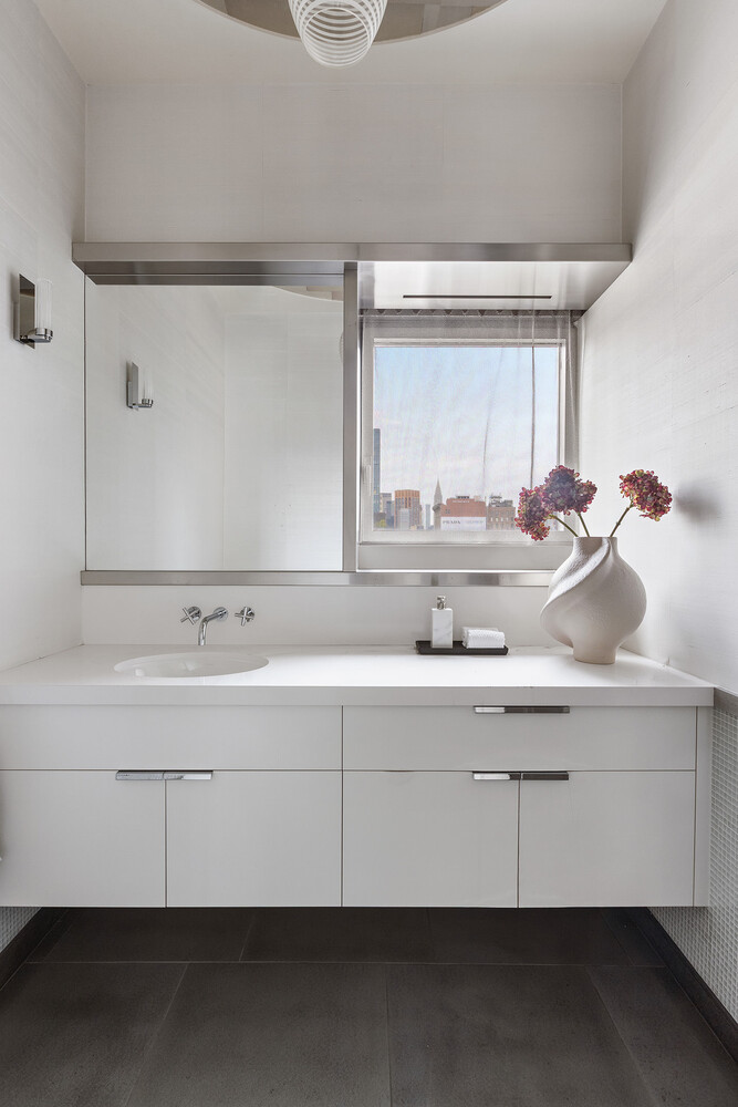 240 PARK Avenue S PH17