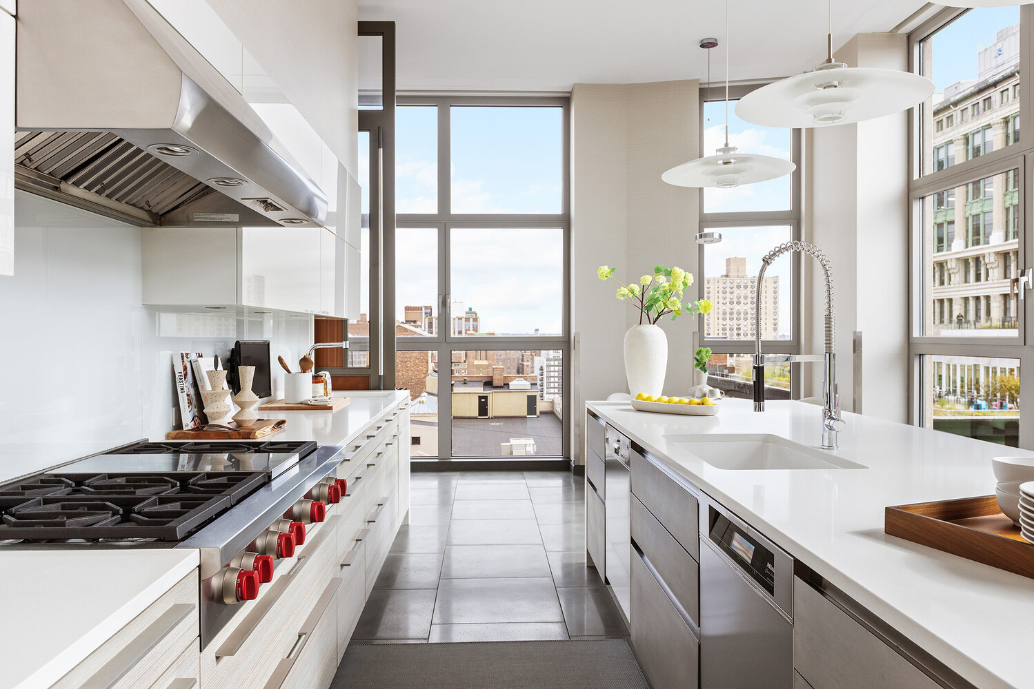 240 PARK Avenue S PH17