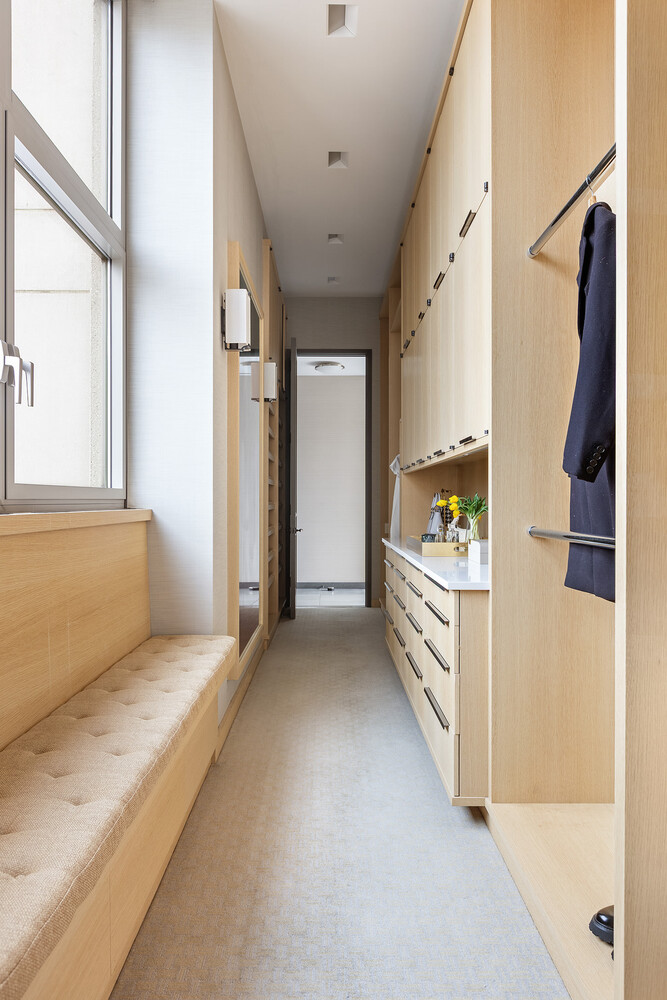 240 PARK Avenue S PH17