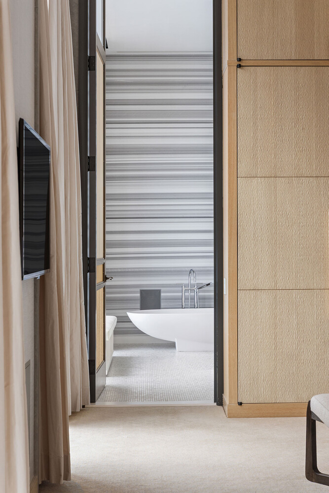 240 PARK Avenue S PH17