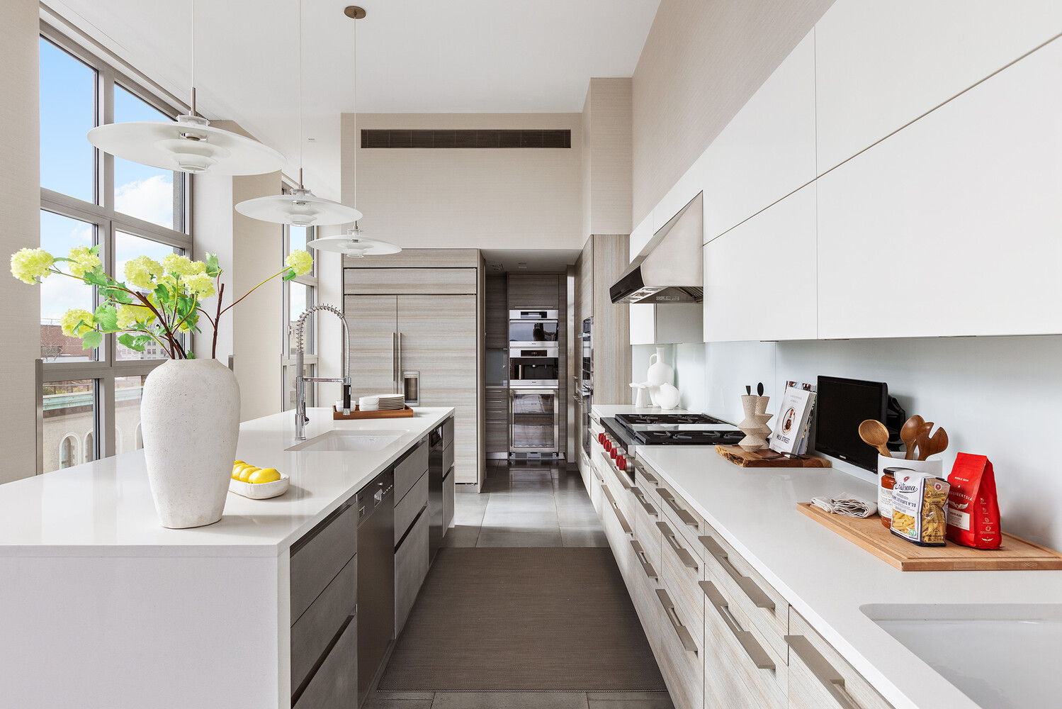 240 PARK Avenue S PH17