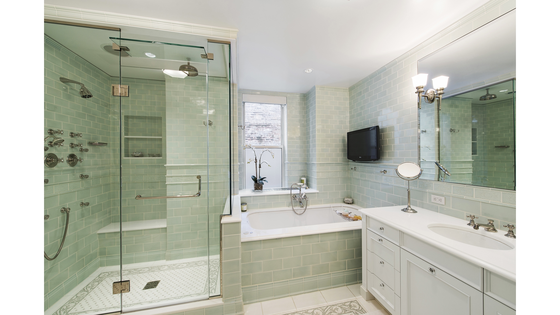 595 W END Avenue 14