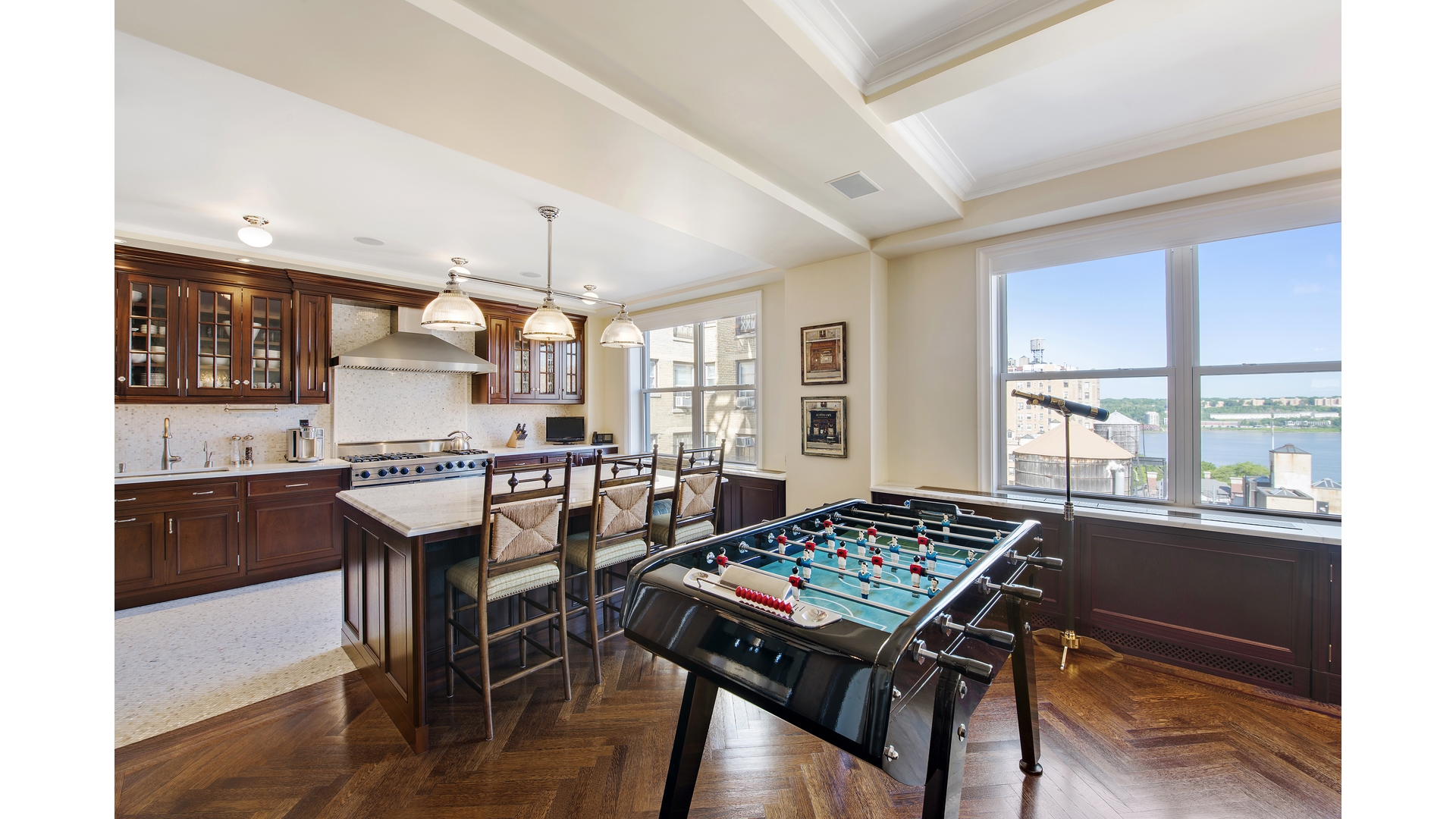 595 W END Avenue 14
