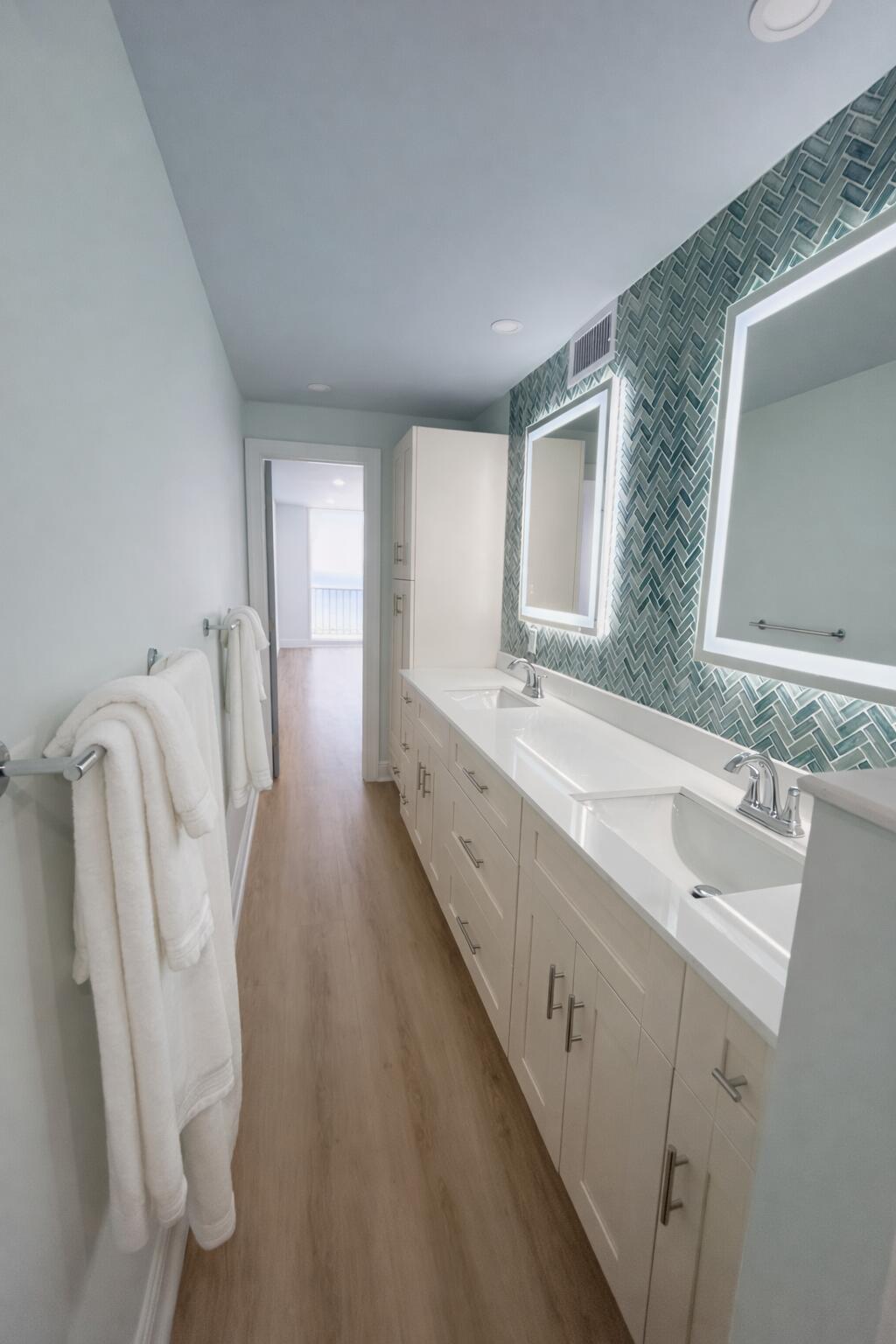 400 N Surf Road 1105