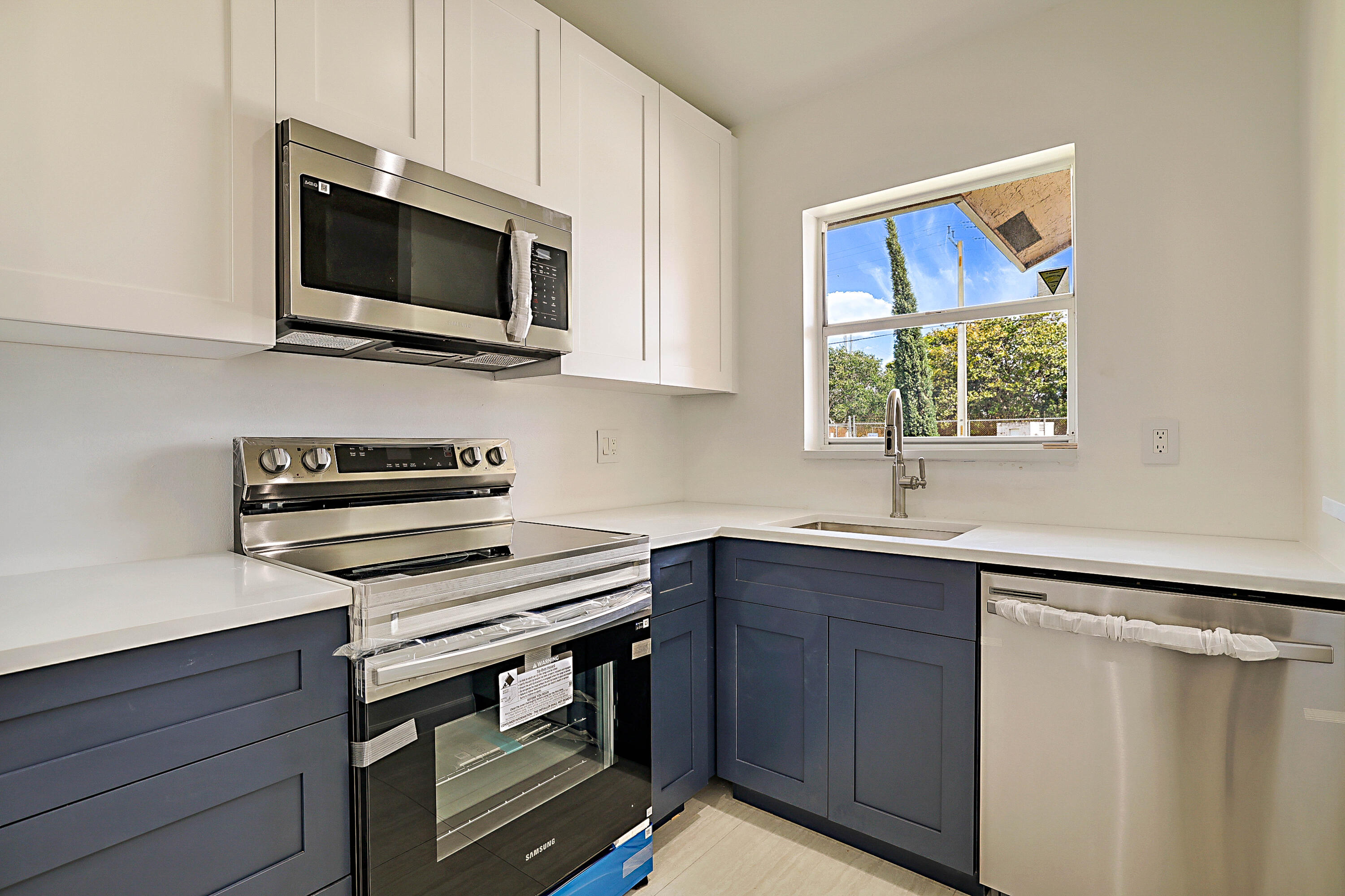 320 NE 42nd Street