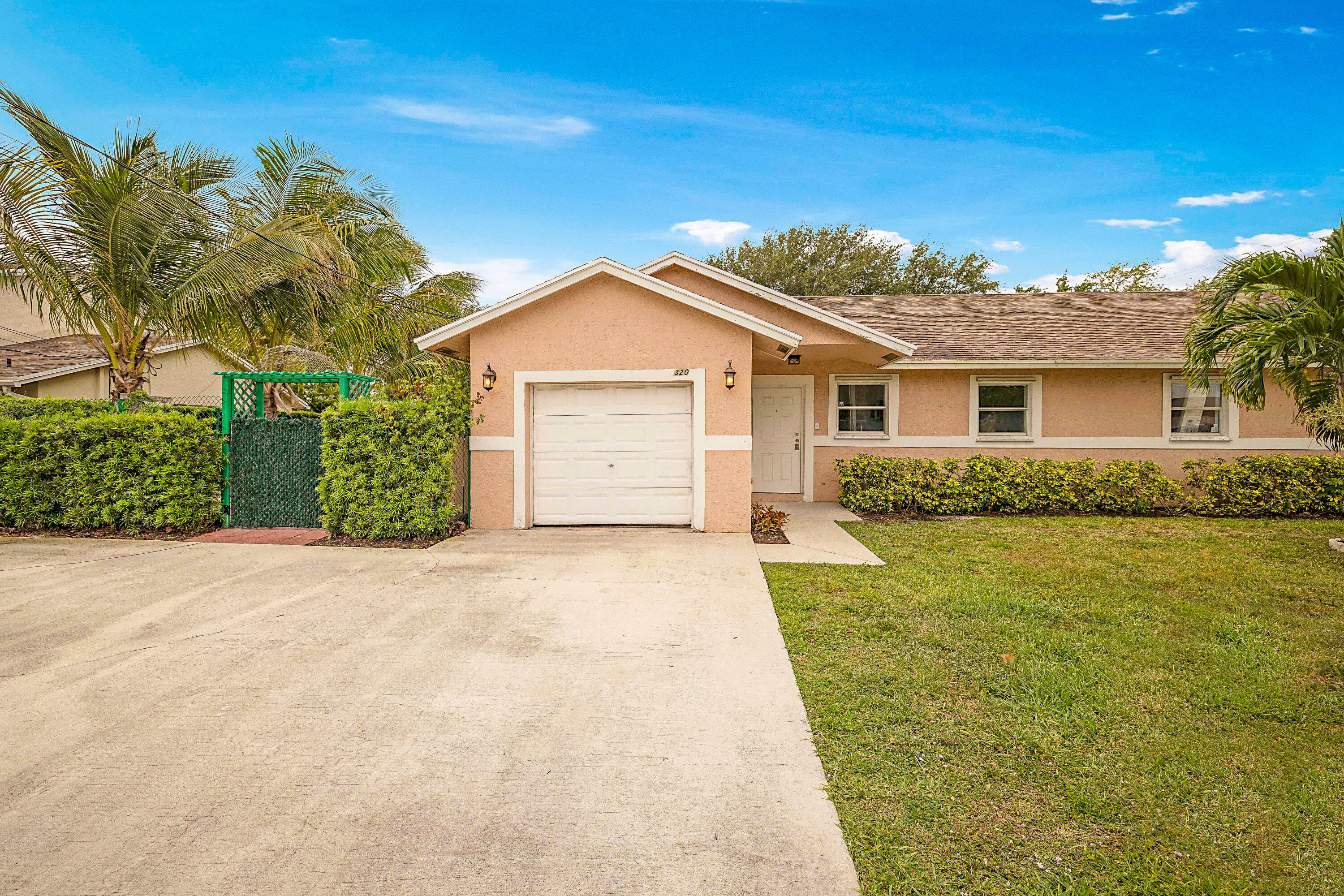 320 NE 42nd Street