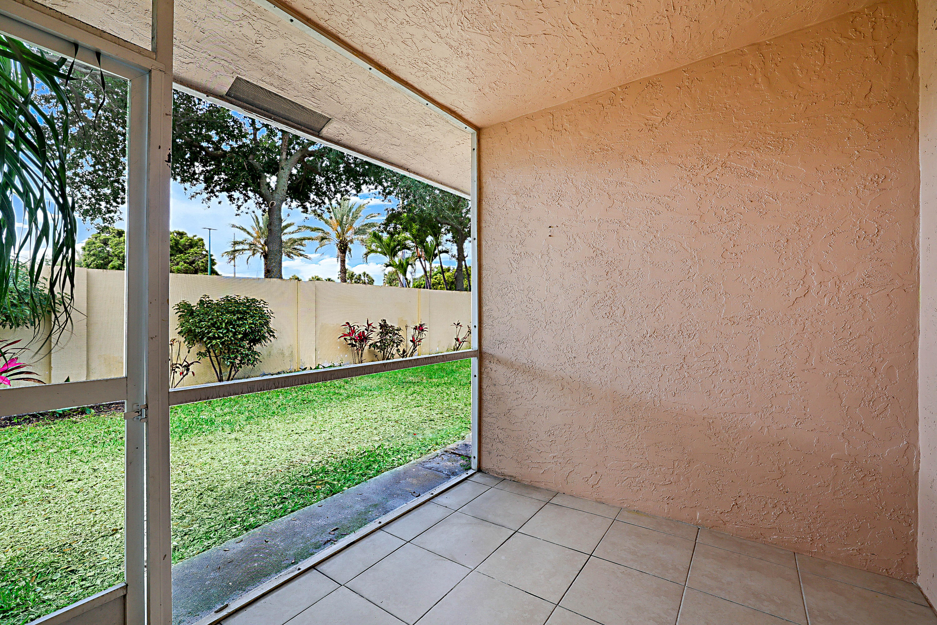 320 NE 42nd Street