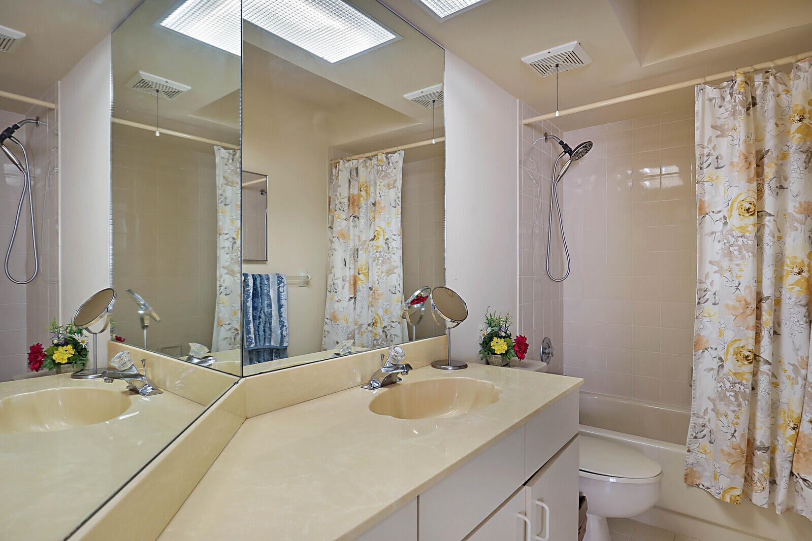 5800 Coach House Circle Unit: A