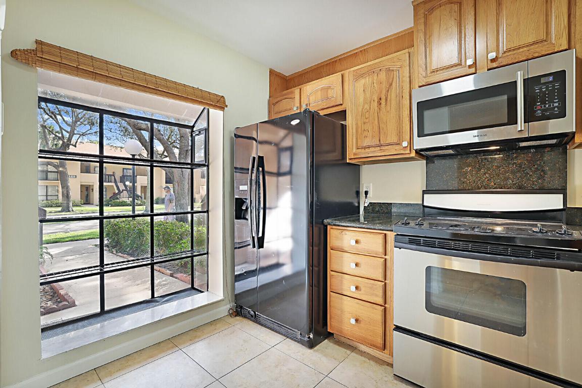 2307 SW 15th Street Unit: 11