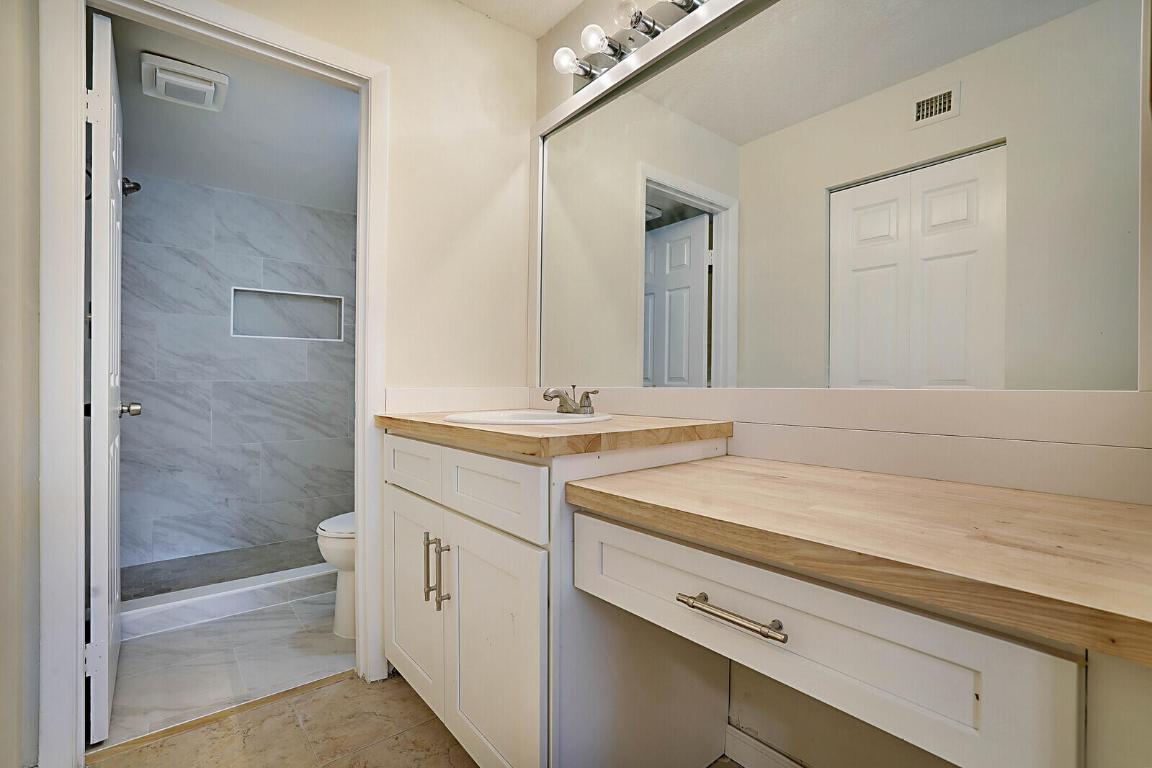 2307 SW 15th Street Unit: 11