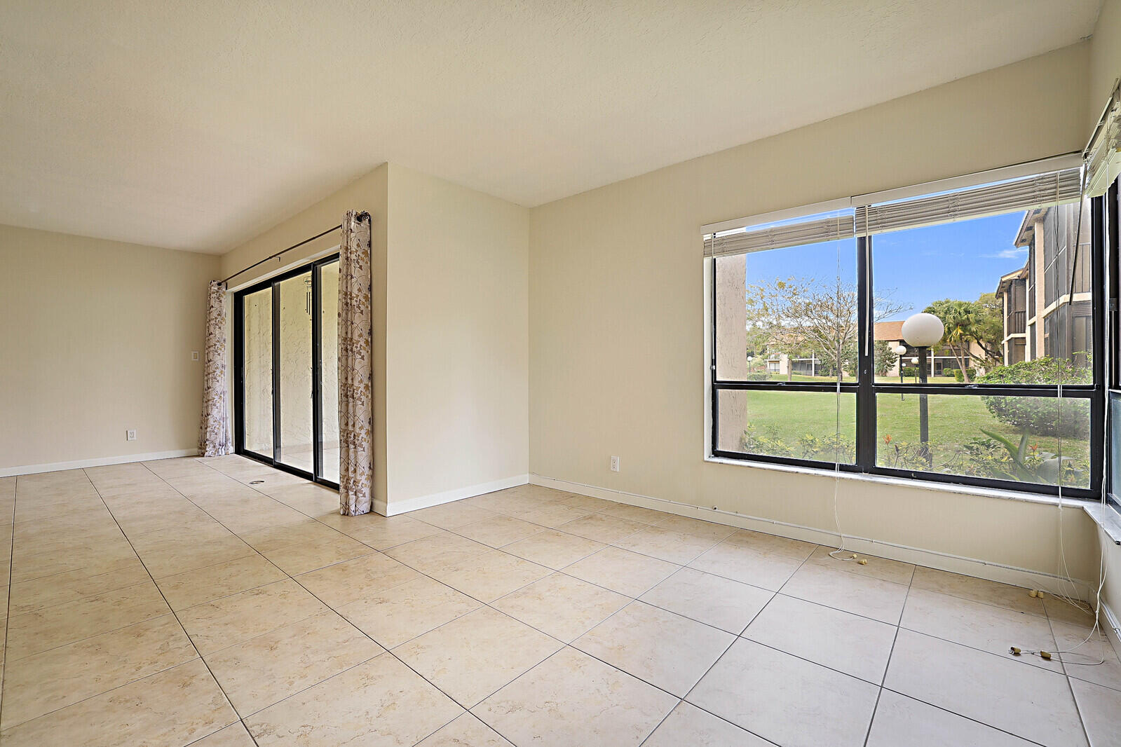 2307 SW 15th Street Unit: 11