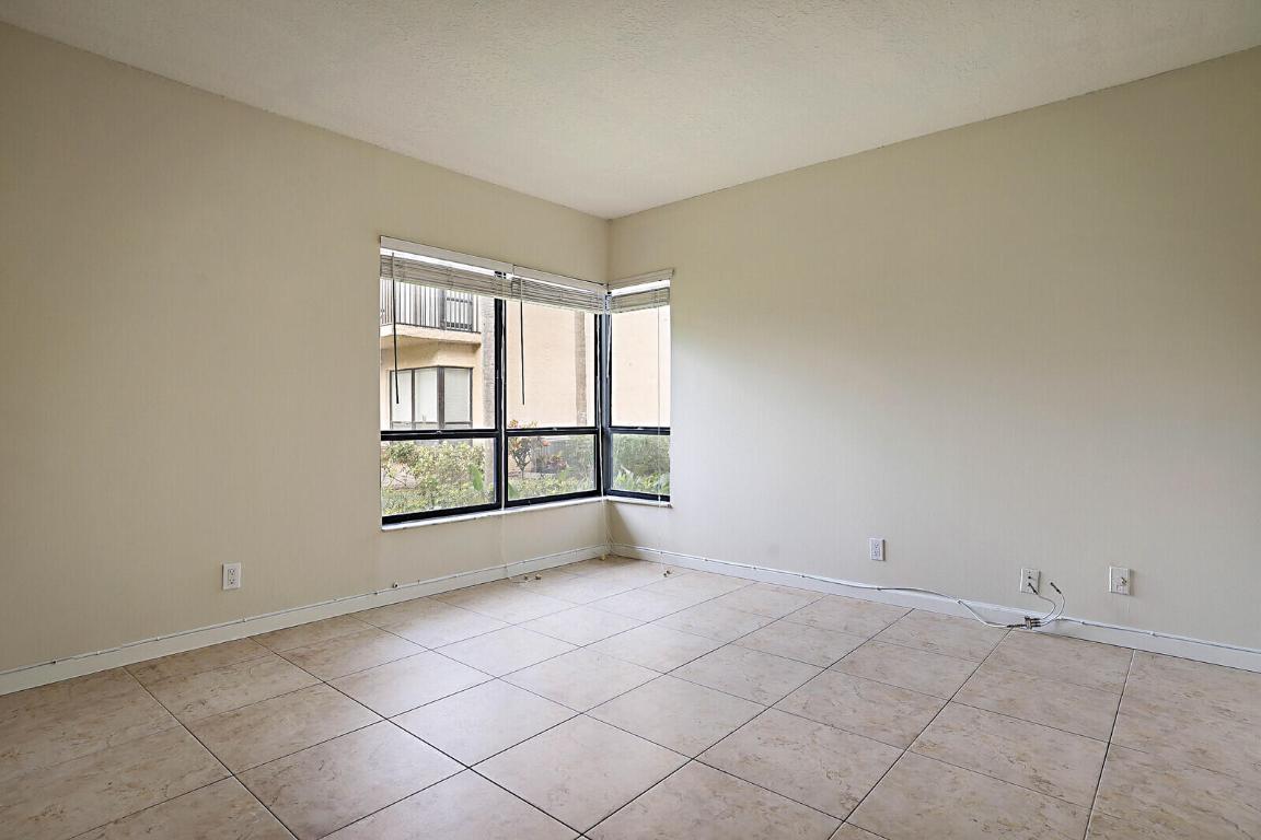2307 SW 15th Street Unit: 11