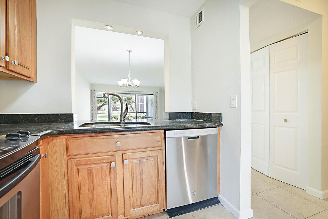 2307 SW 15th Street Unit: 11