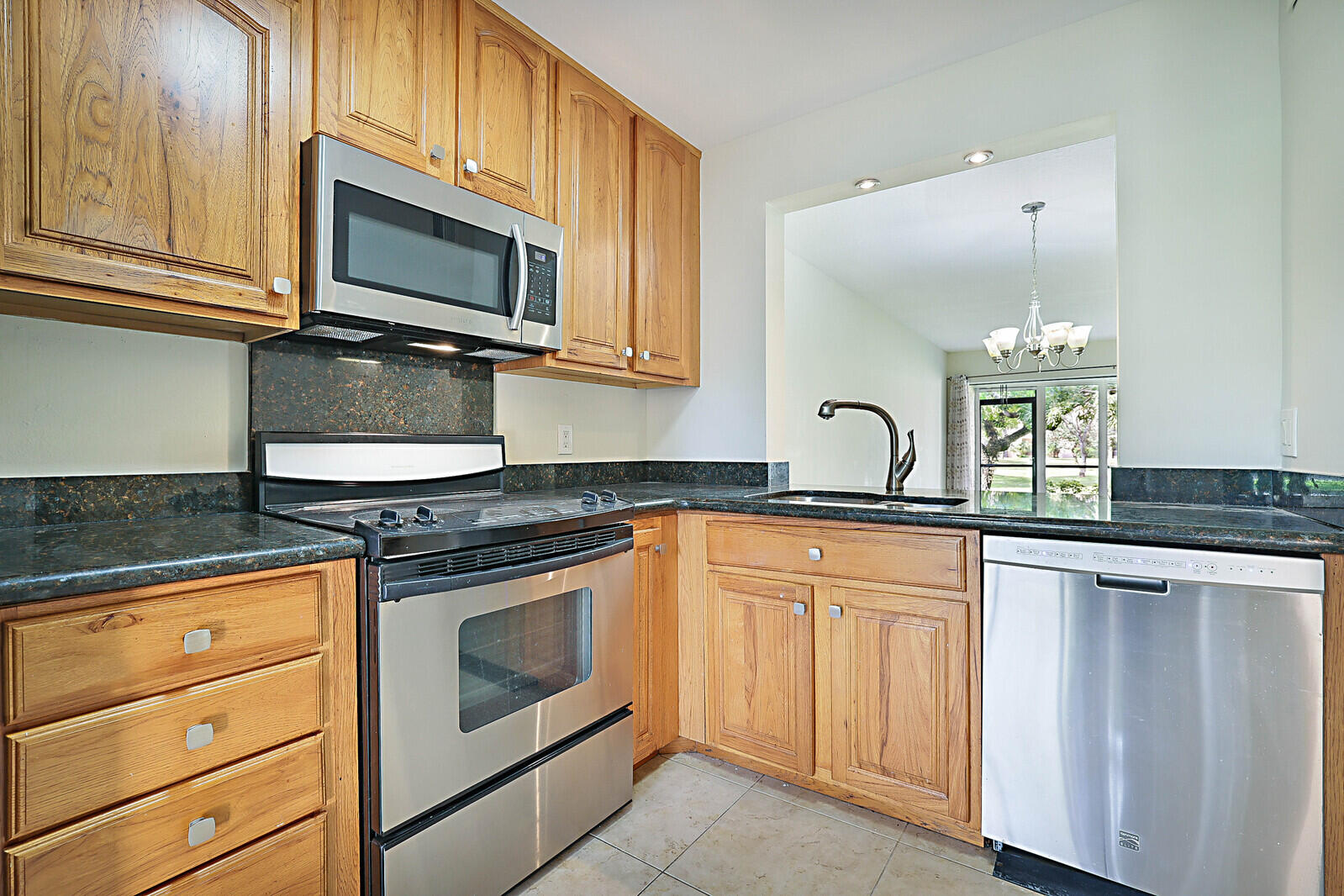 2307 SW 15th Street Unit: 11