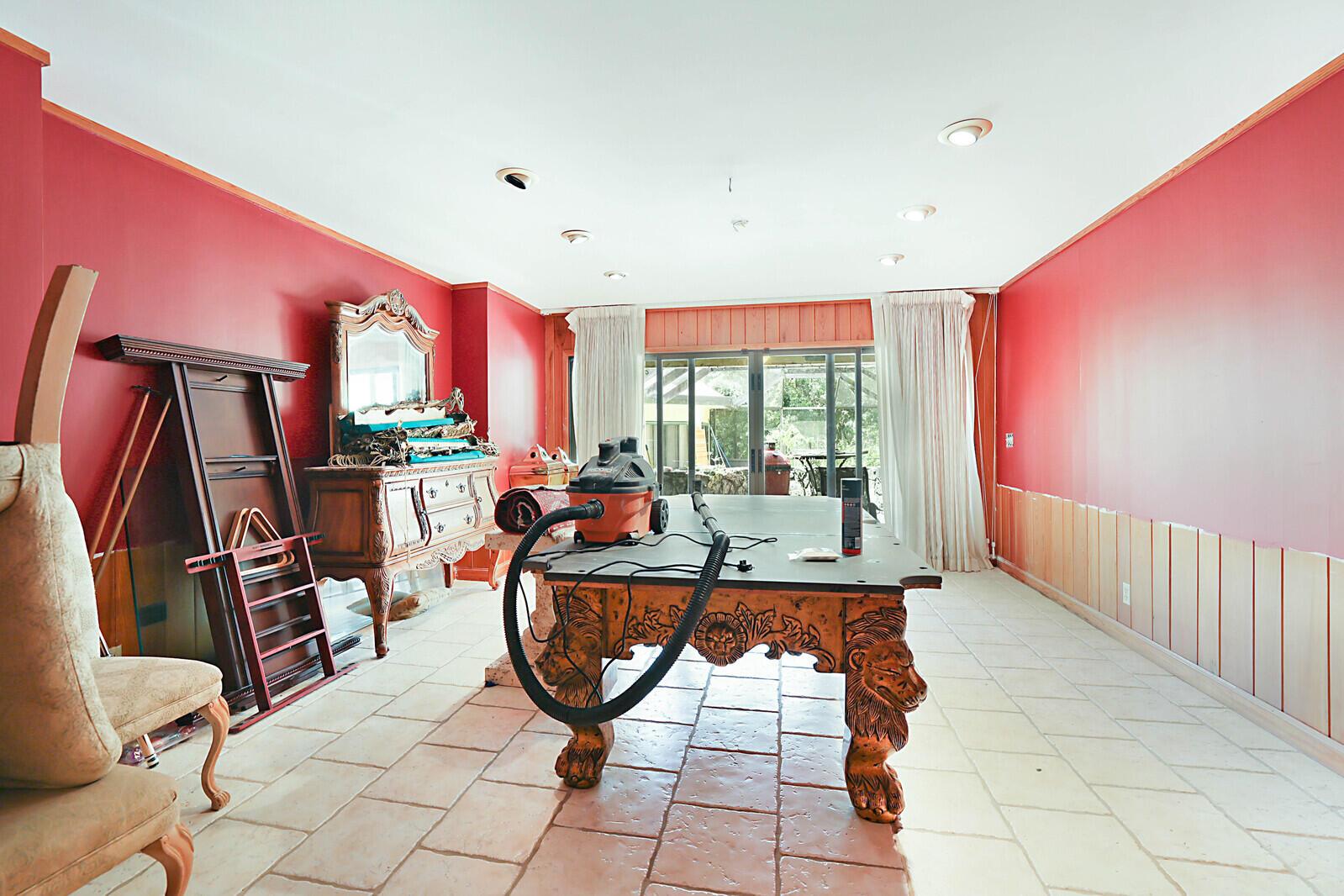 18363 Island Oak Avenue