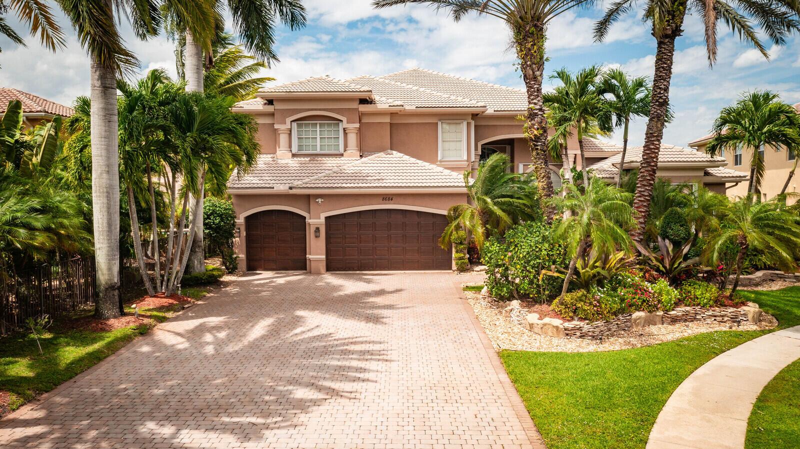 8684 Baystone Cove