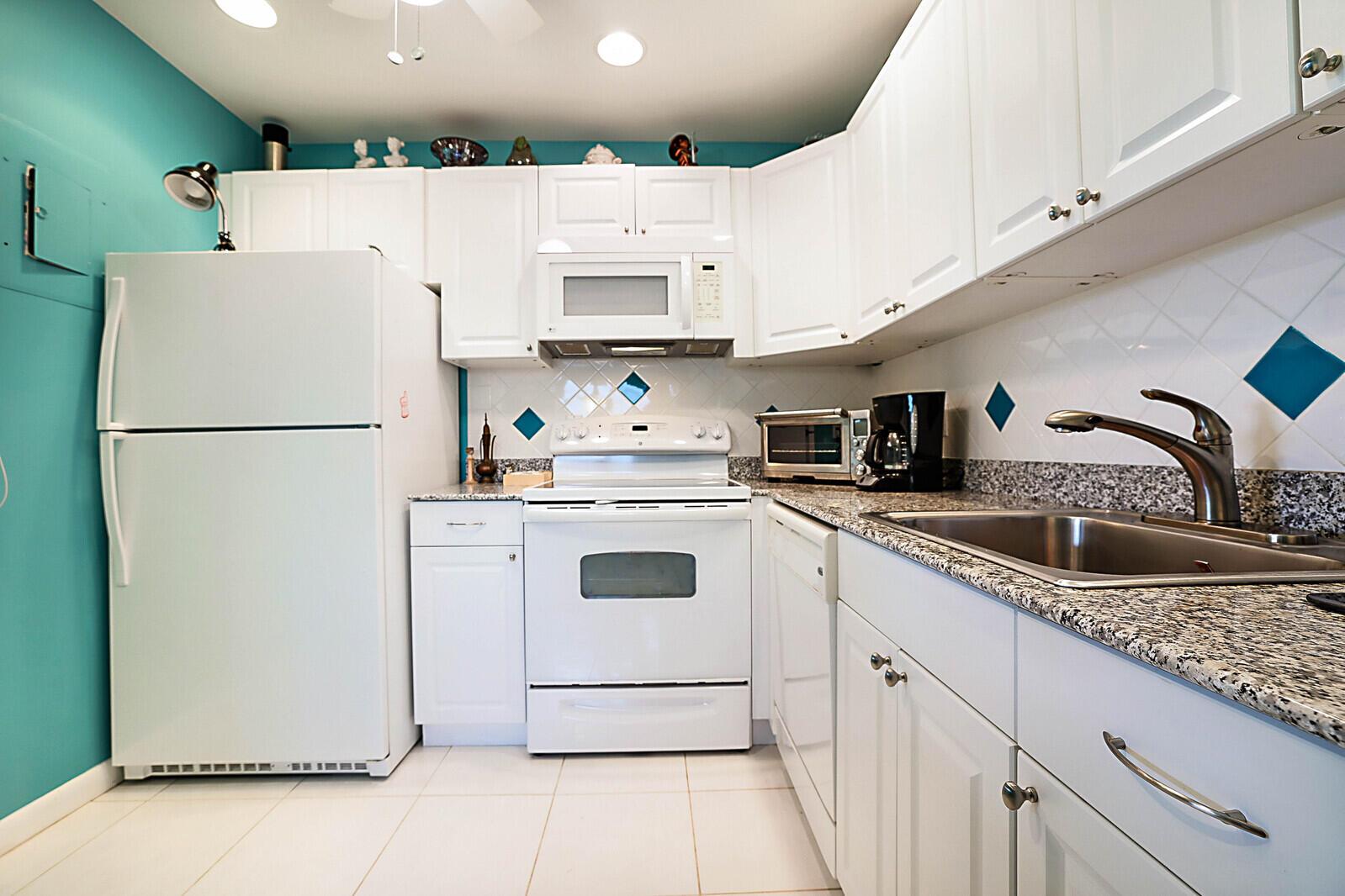 222 Flanders Drive E