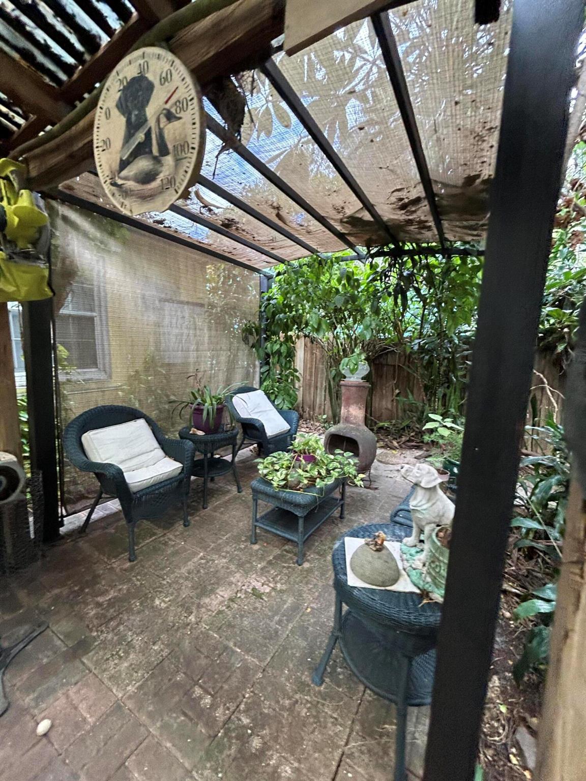 330 SW 16th Street