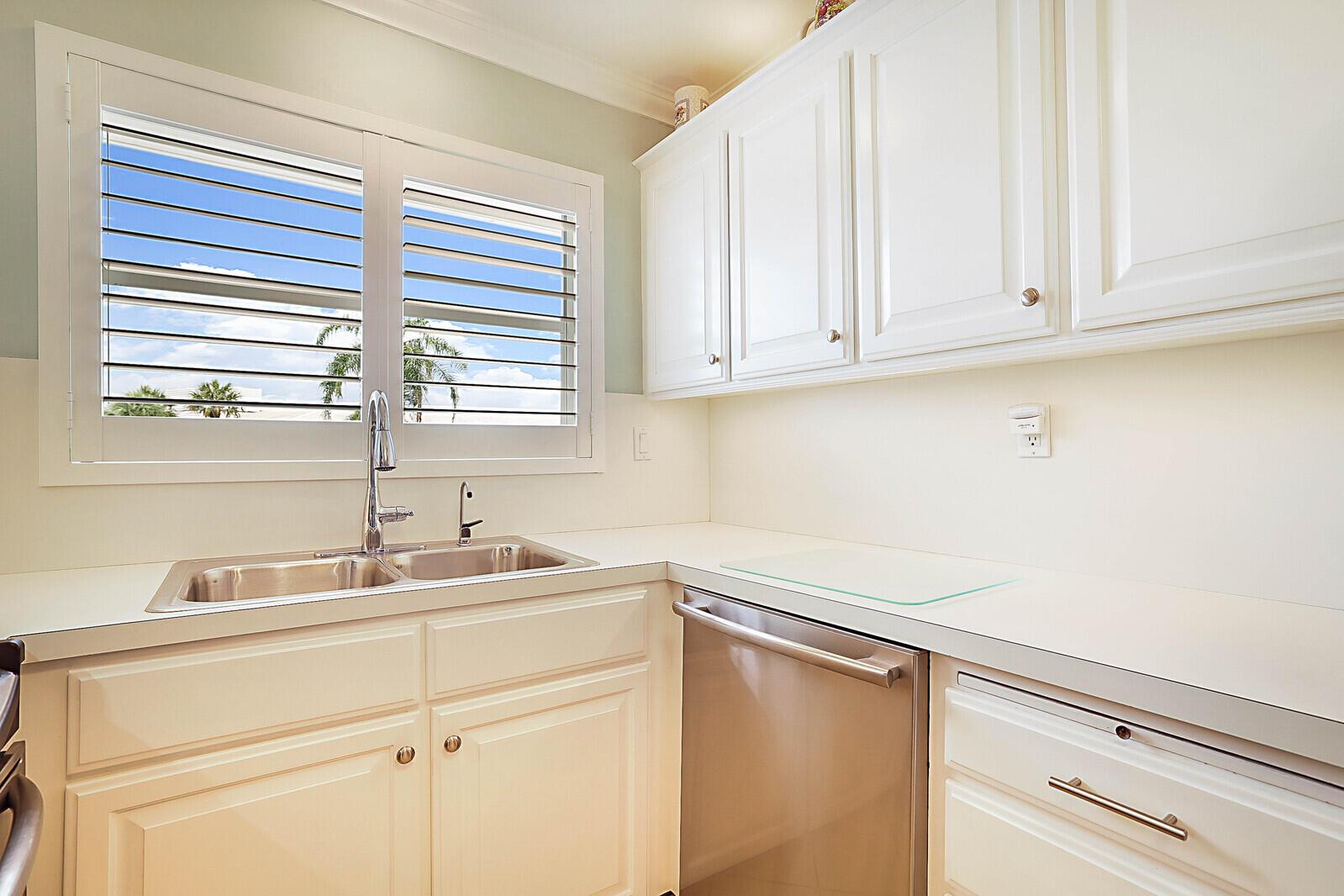 700 NE Harbour Terrace 2310