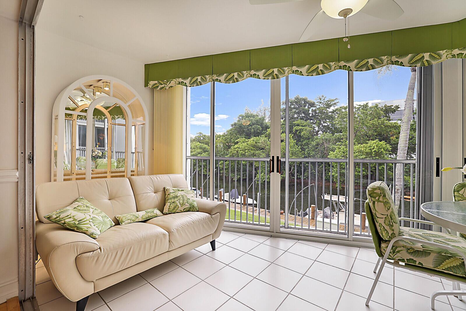 700 NE Harbour Terrace 2310