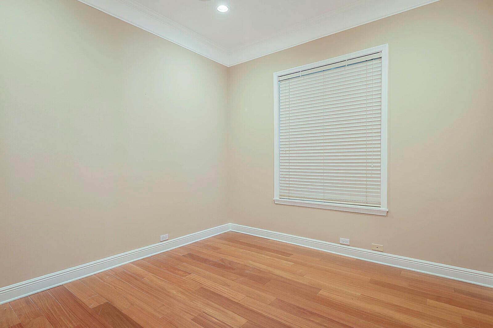 10260 NW 60th Place