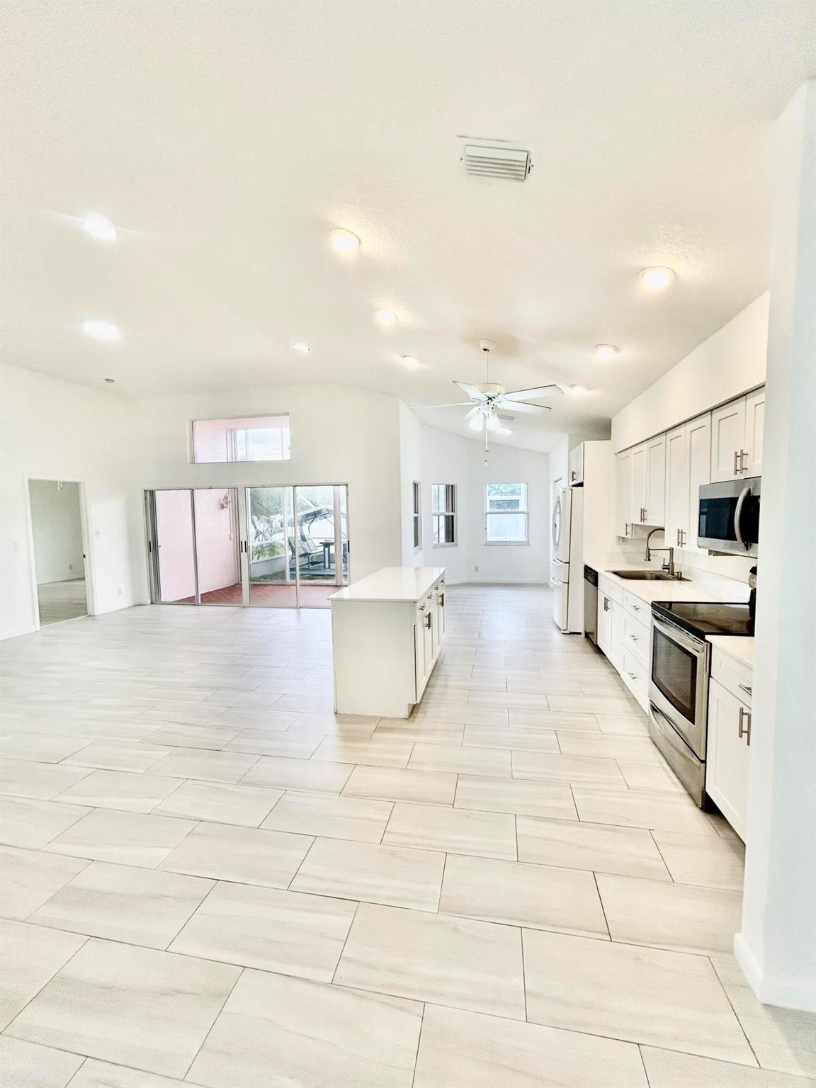 7818 Stirling Bridge Boulevard S