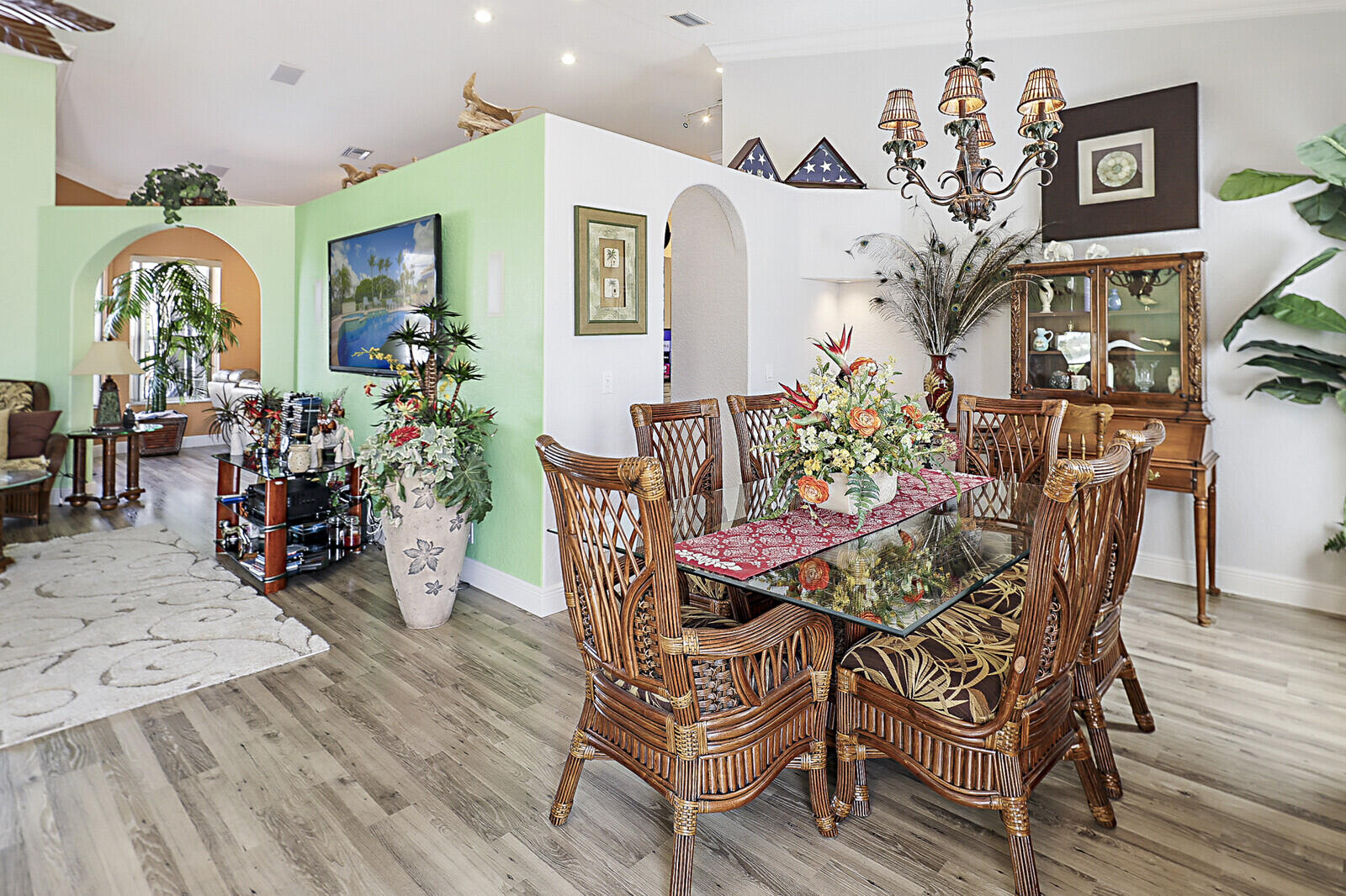 9525 Cross Creek Drive