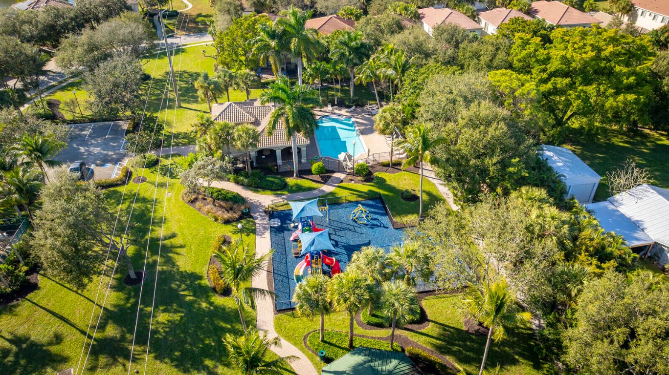 7167 Ivy Crossing Lane